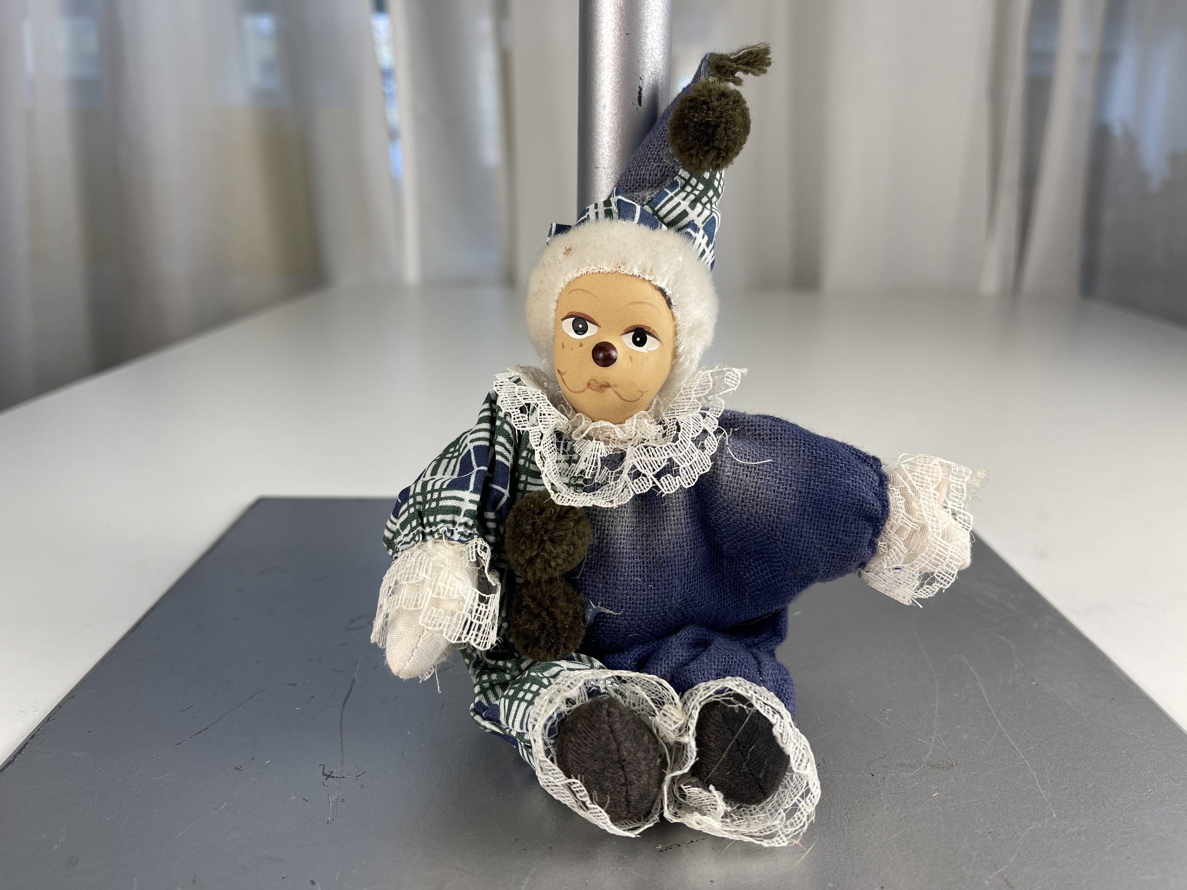 Sammler Puppe Porzellan Puppe 14 cm. Zustand siehe Fotos 