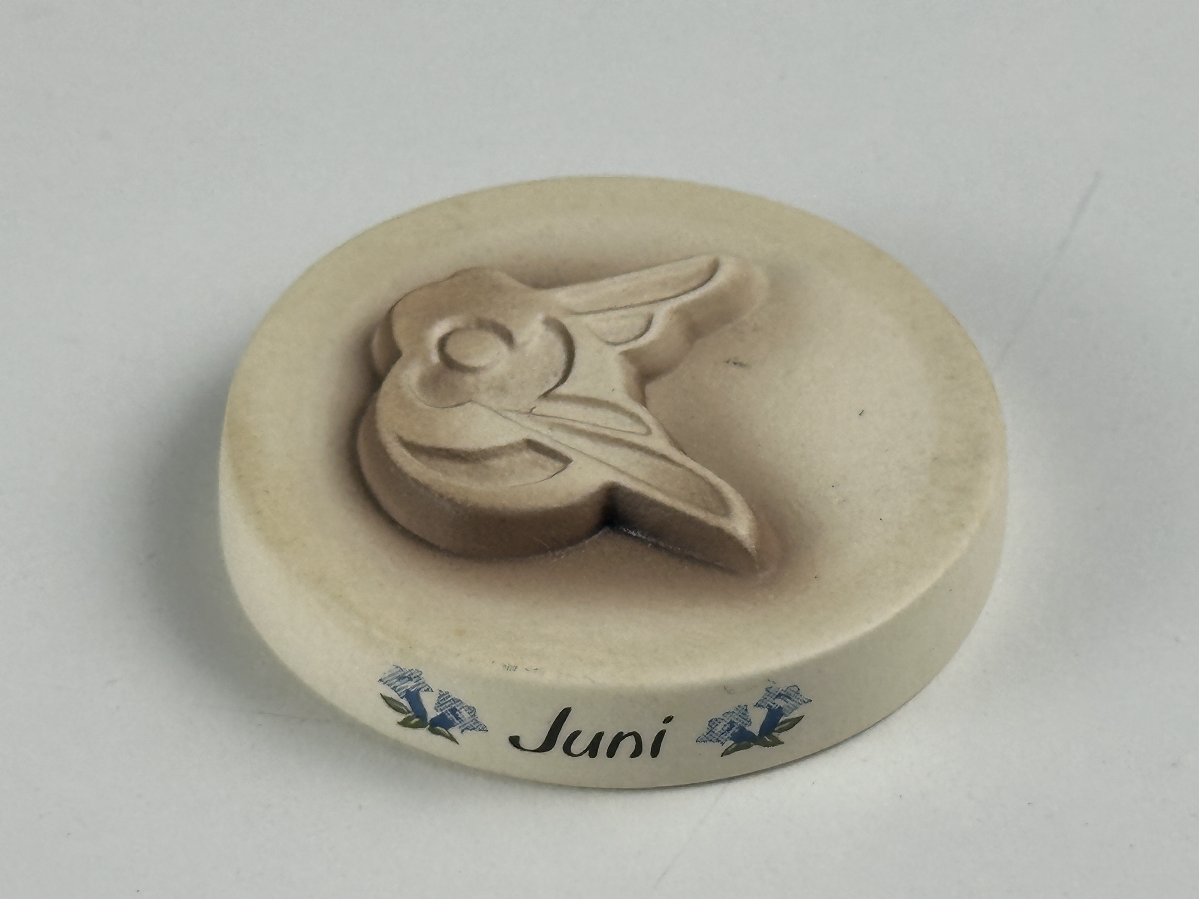 Hummel Figur Sockel / Podest  Juni- 5 x 1,5 cm. 1 Wahl. Top Zustand