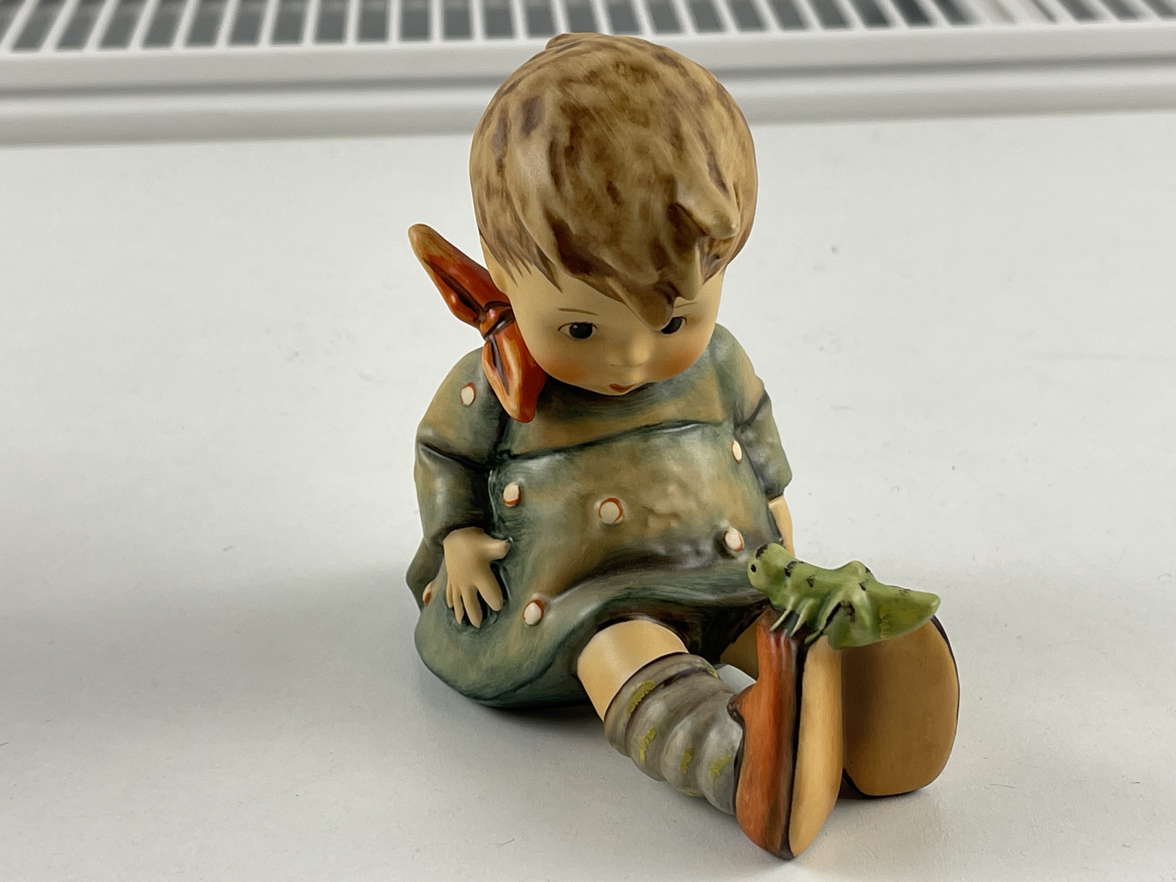 Hummel Figur 434 Die Heuschrecke 10 cm. 1 Wahl. Top Zustand.