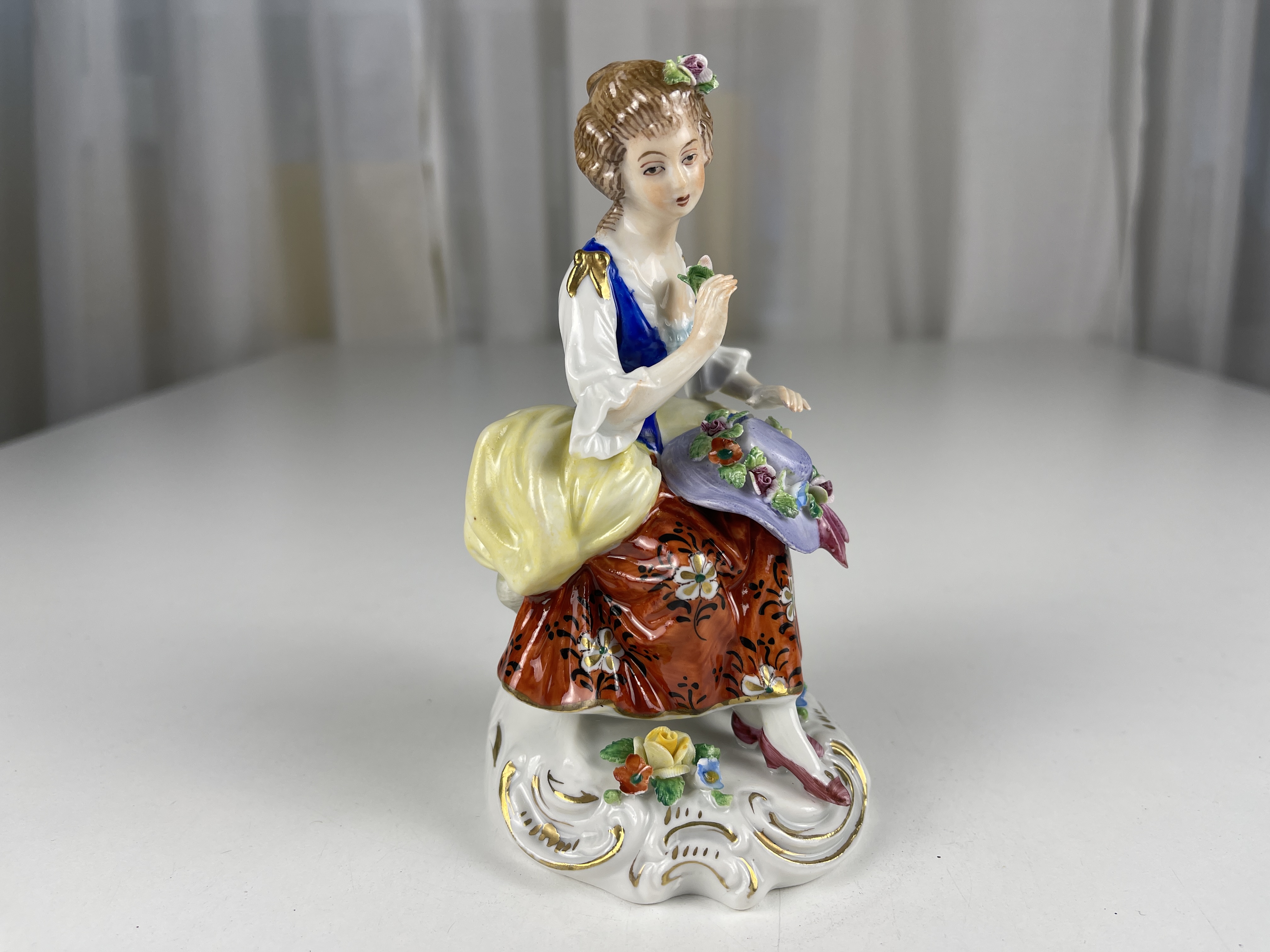 Sitzendorf Porzellan Figur Mädchen 15 cm. 1 Wahl Top Zustand  