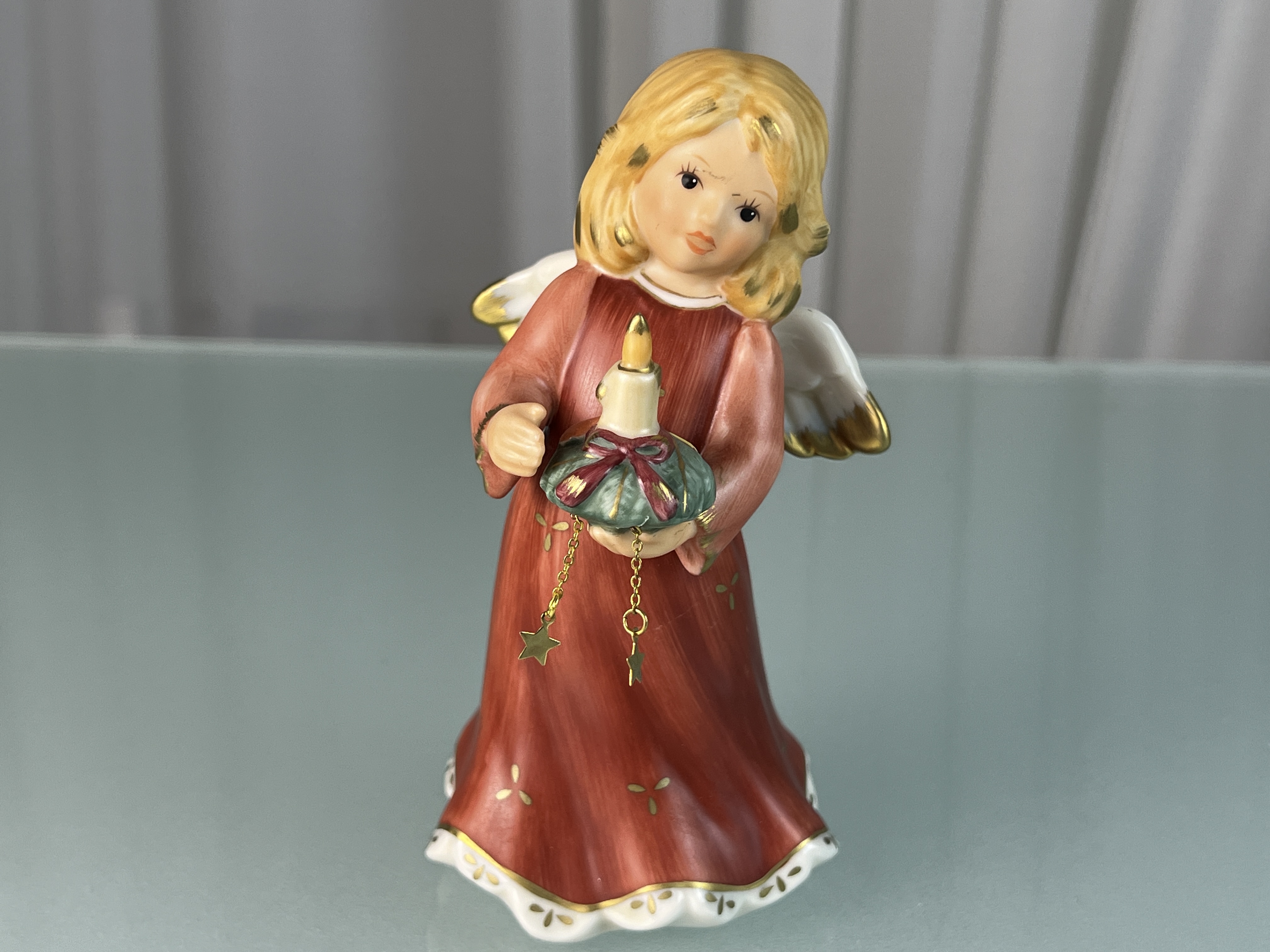 Goebel Figur 41-216 Jahresengel 2005. 14 cm. 1 Wahl Top Zustand  