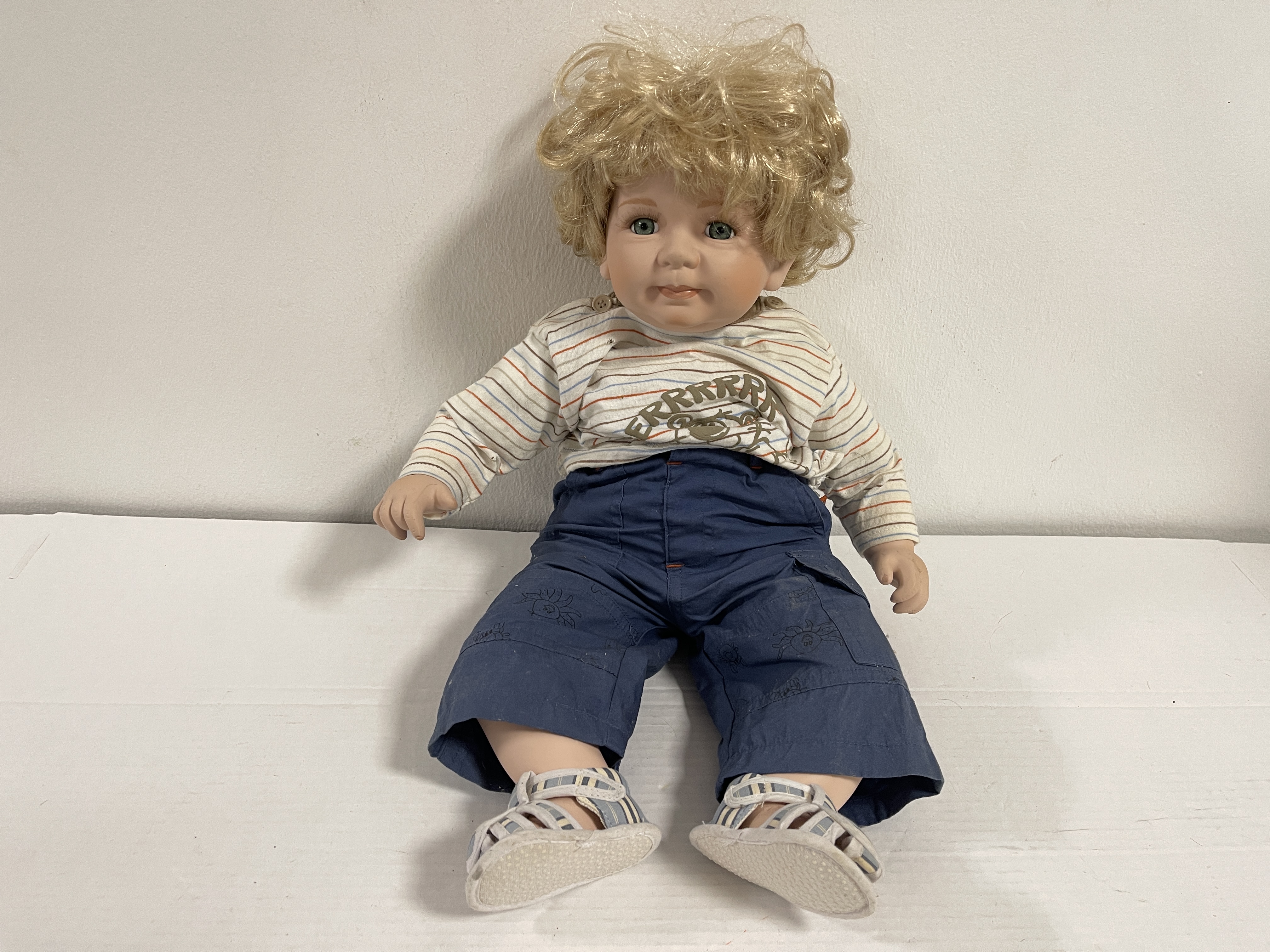 Künstlerpuppe Porzellan Puppe 49 cm Zustand siehe Fotos  