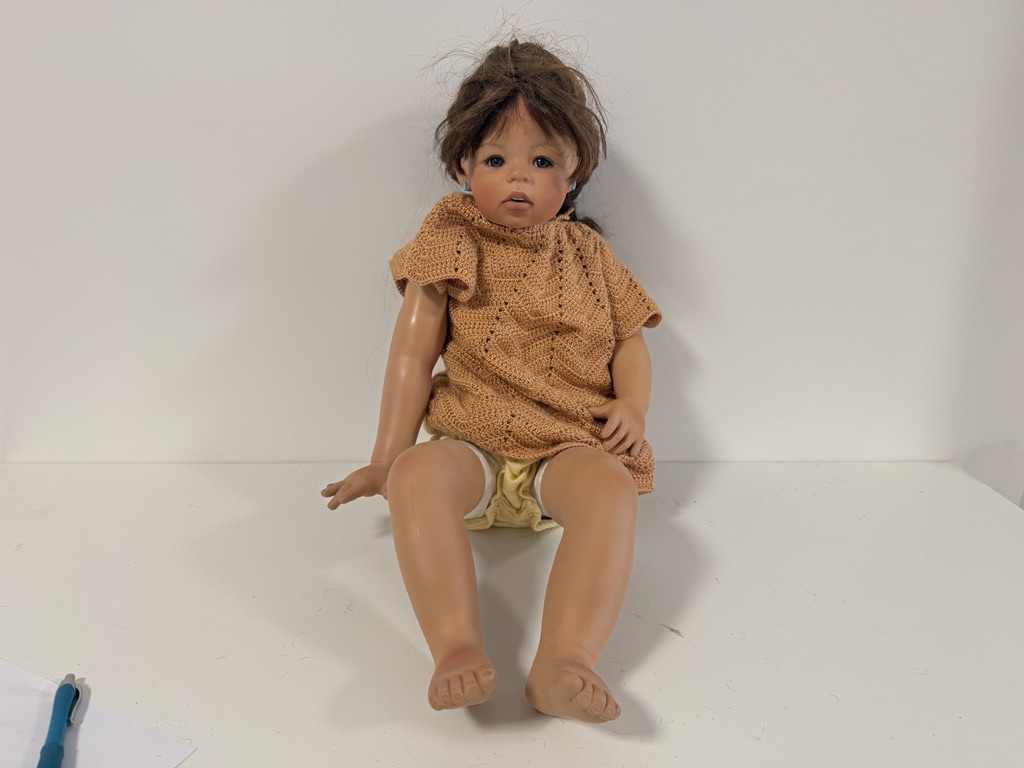 Künstlerpuppe Puppe Monika Levenig Porzellan Puppe 78 Guter Zustand siehe Fotos  