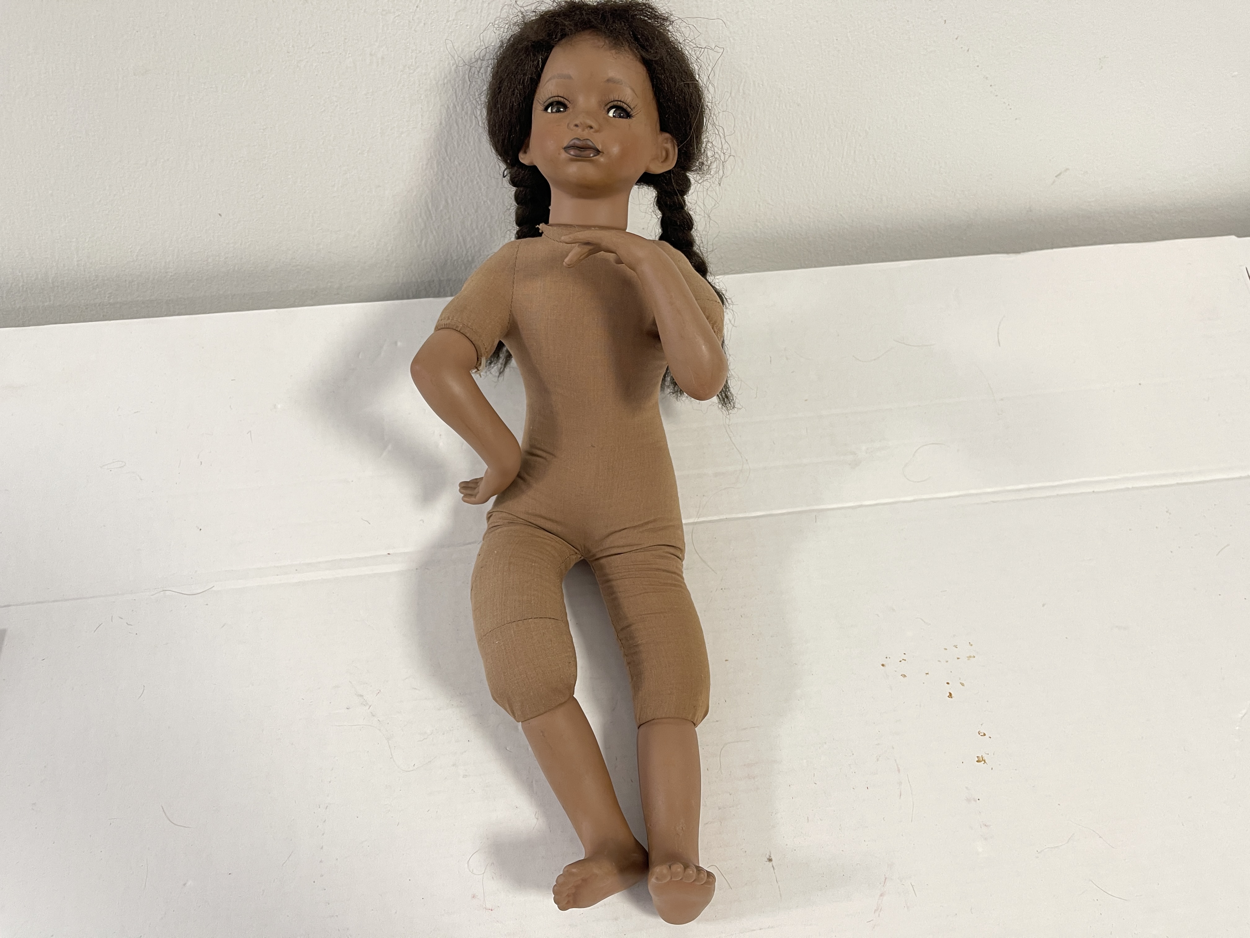 Künstlerpuppe Puppe Porzellan Puppe 47 cm. Zustand siehe Fotos  