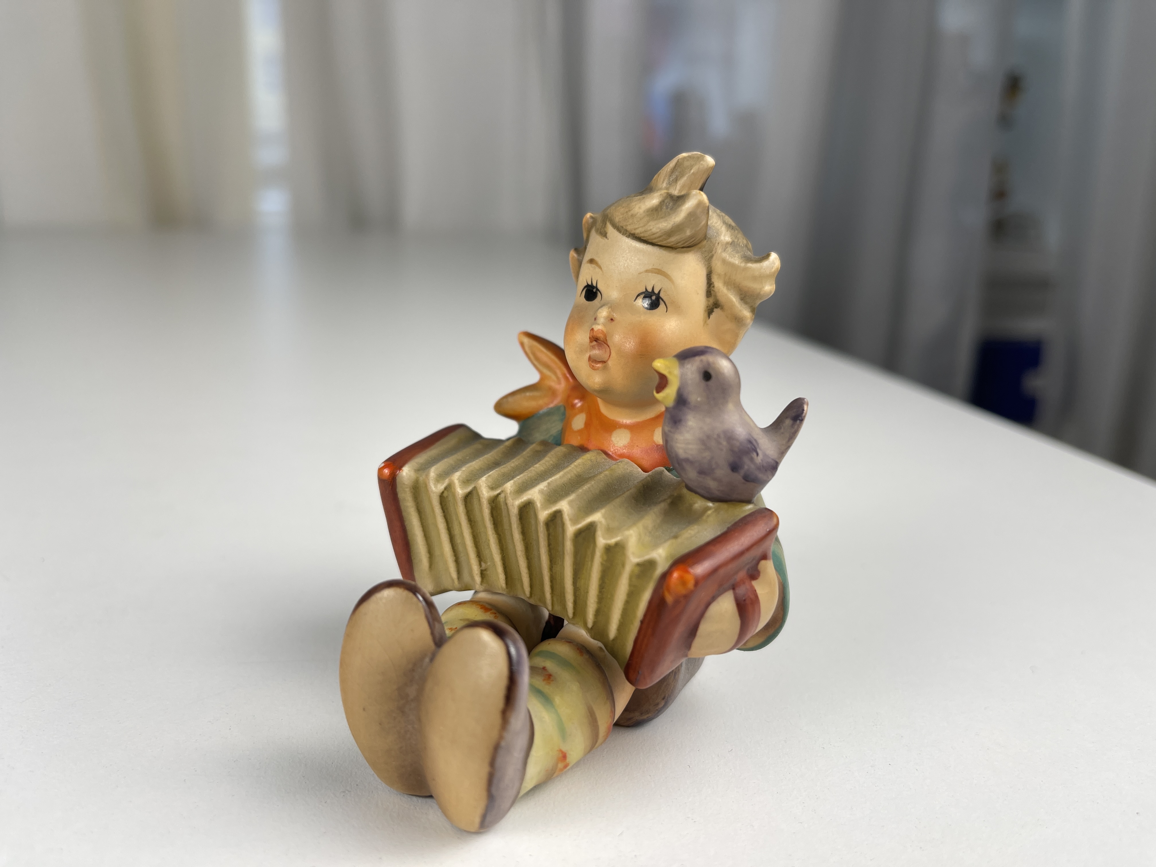  M.I. Hummel Figur 110/0 Heini, Bandoneonspieler 8,5 cm. 1 Wahl. Top Zustand