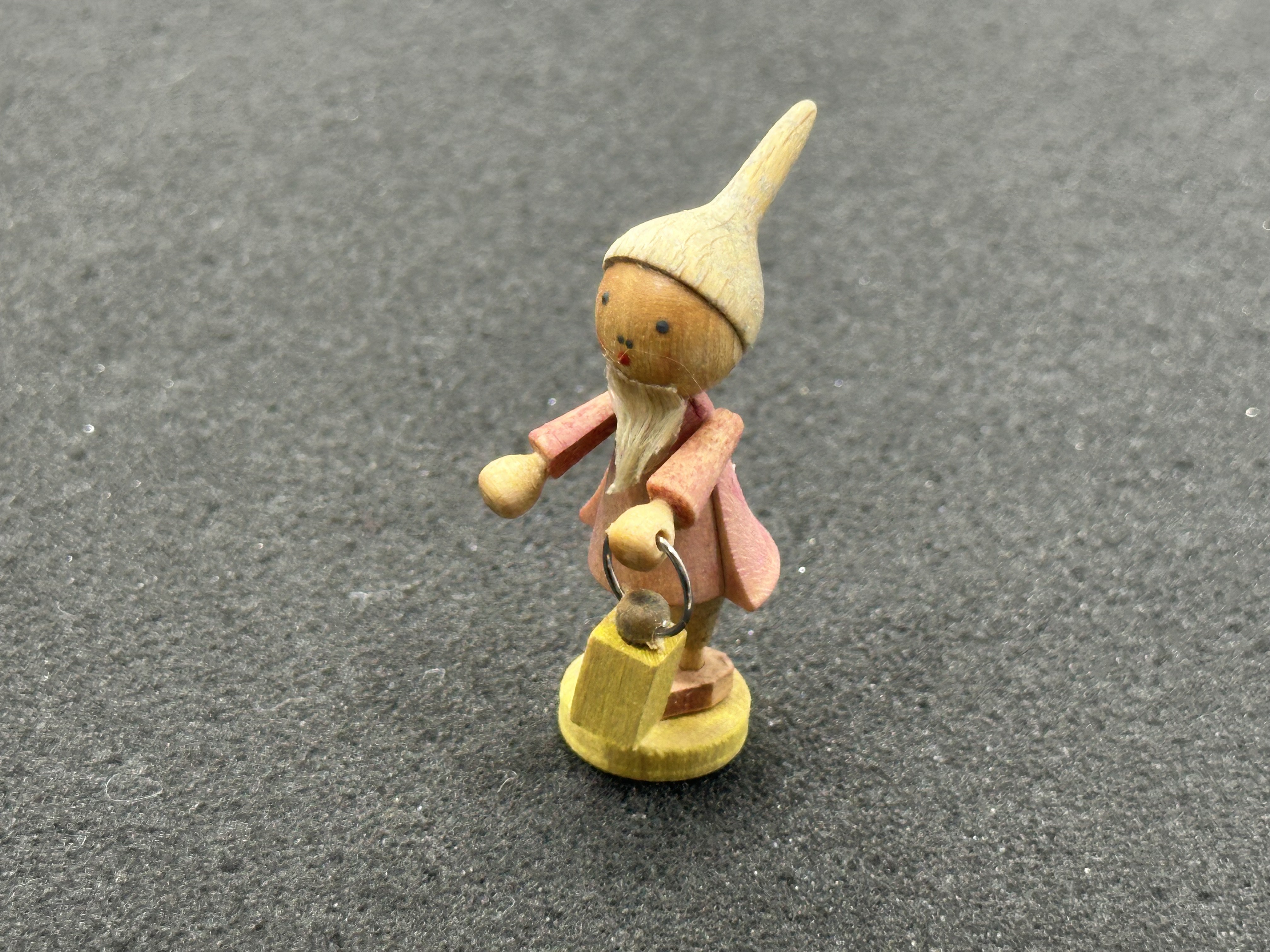 Erzgebirge Figur - Zwerg aus Schneewittchen 3,8 cm. Top Zustand