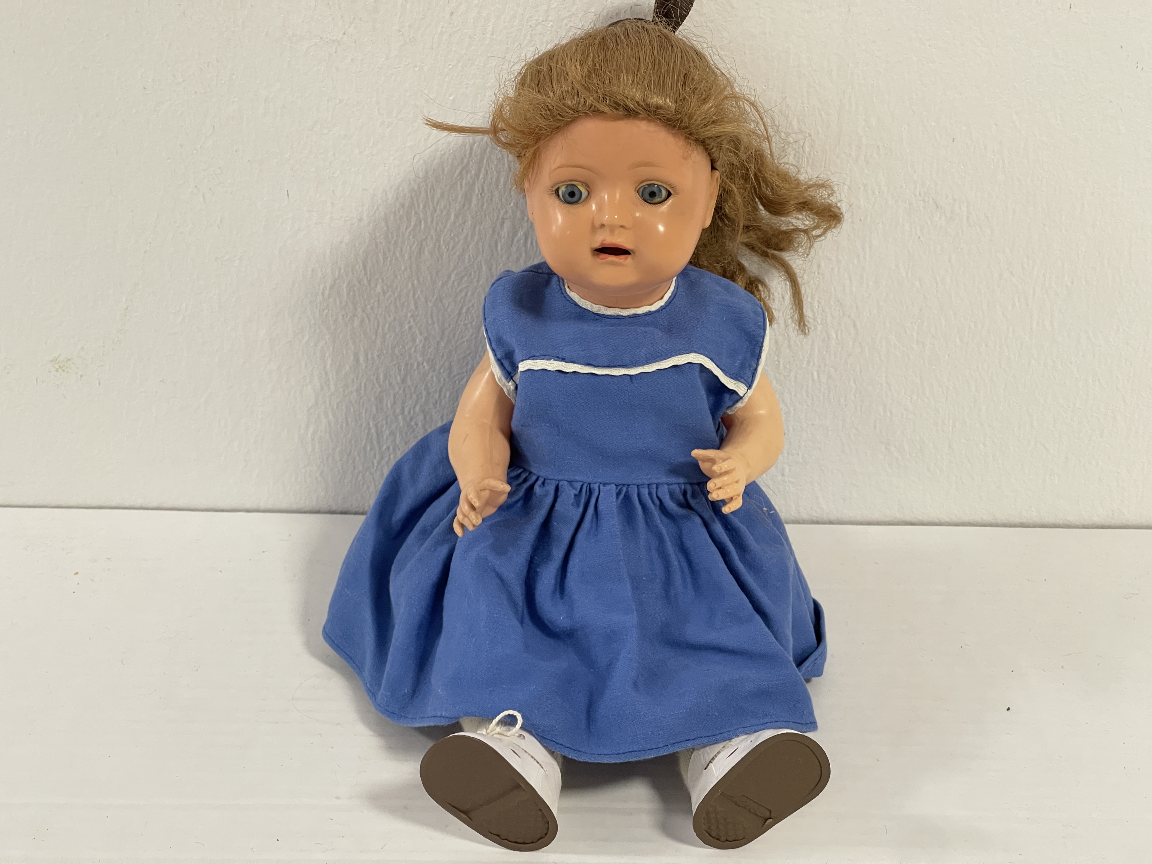 Künstlerpuppe Alte Zelluloid Puppe 30 cm Zustand siehe Fotos  