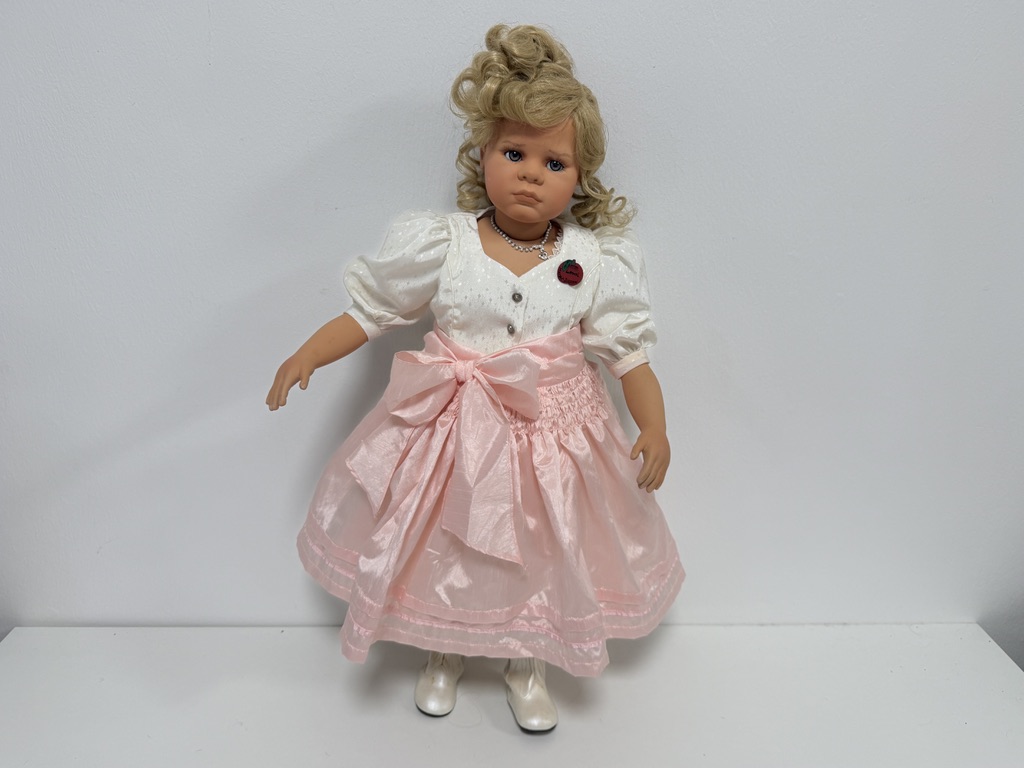 Margit Dassen Künstlerpuppe Porzellan Puppe 66 cm. Top Zustand 