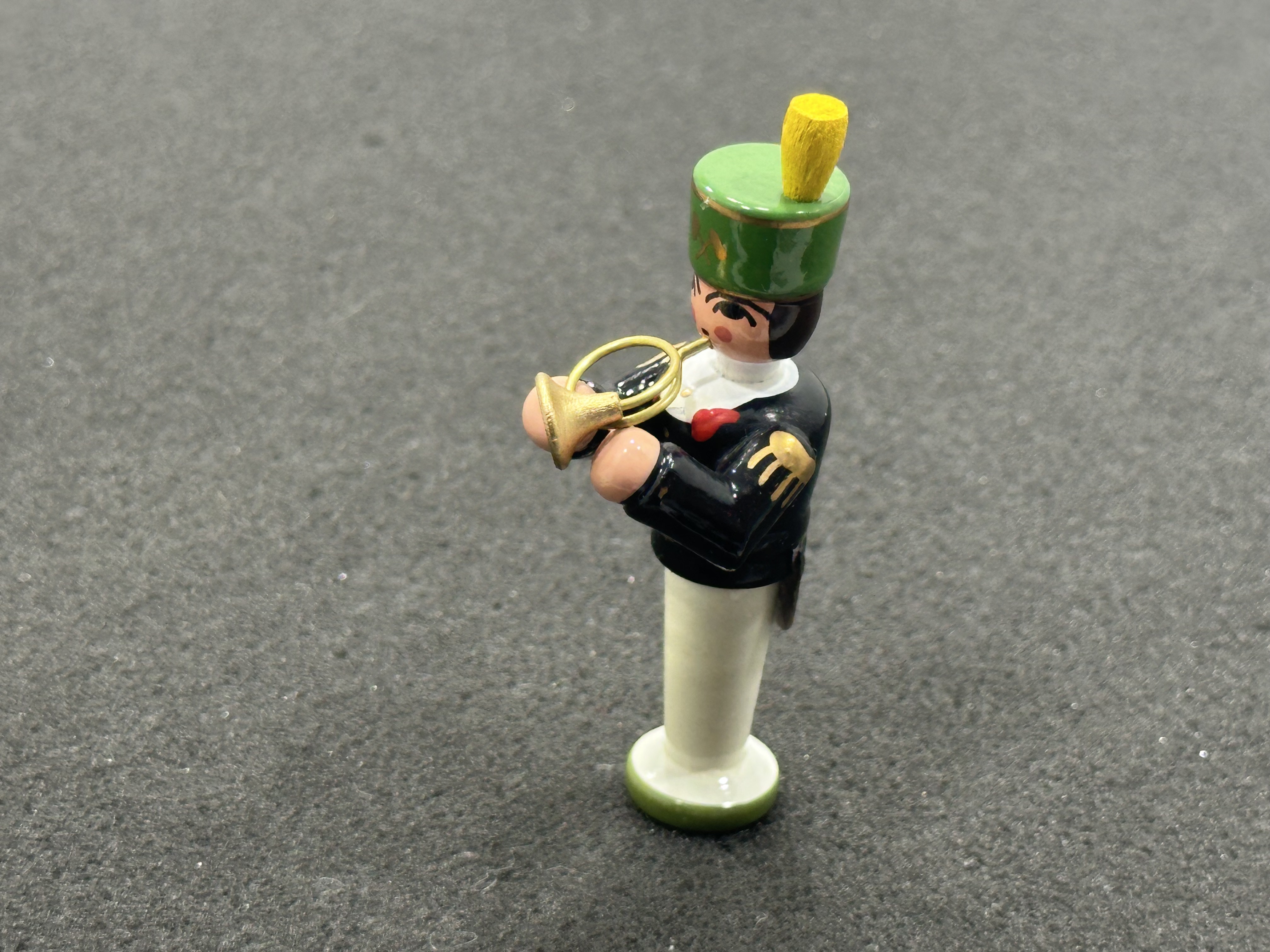 Erzgebirge Figur Bergmann Waldhorn 6,5 cm. Top Zustand