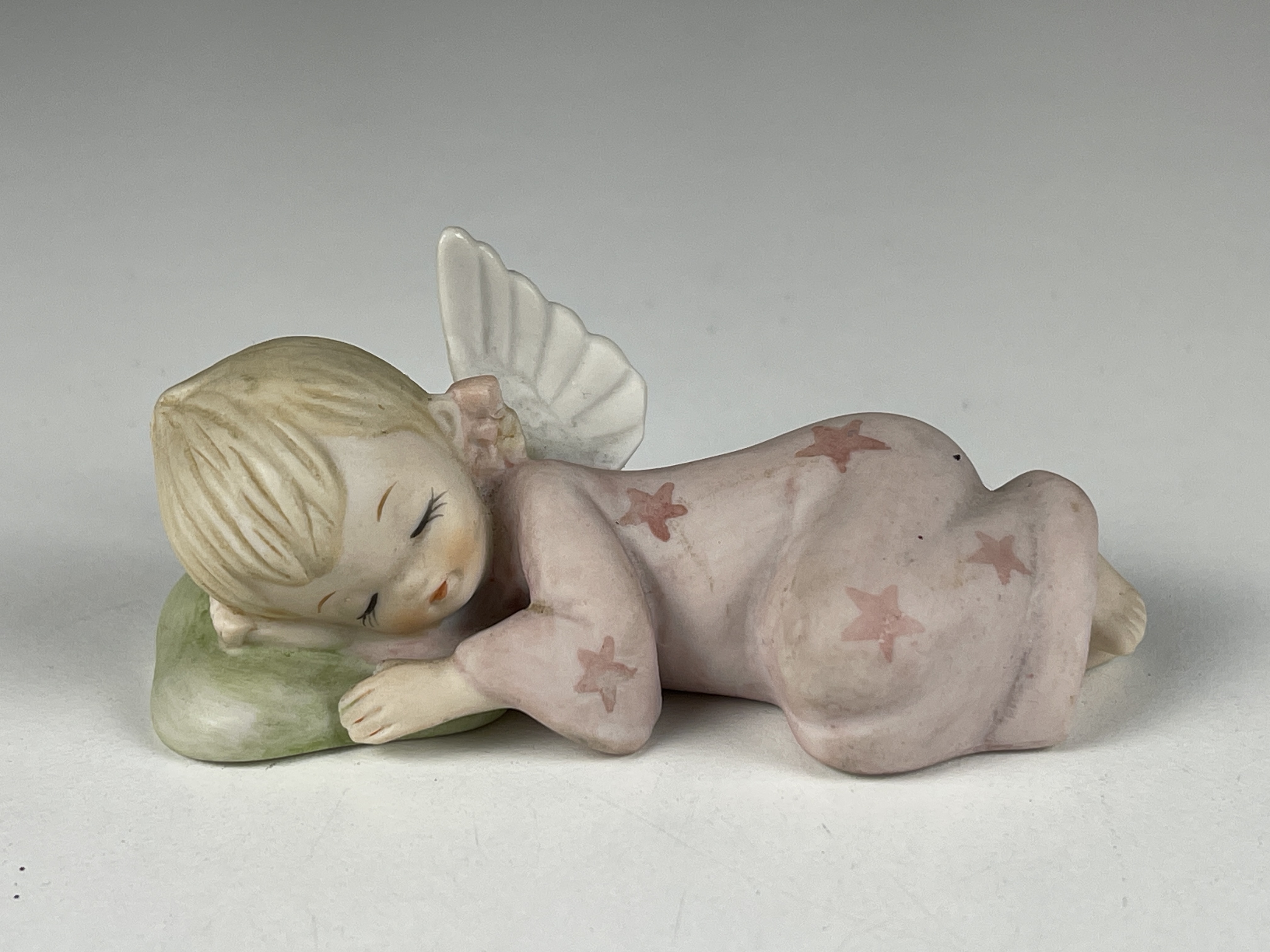 Porzellan Figur Engel 8,5 cm - Zustand siehe Fotos 