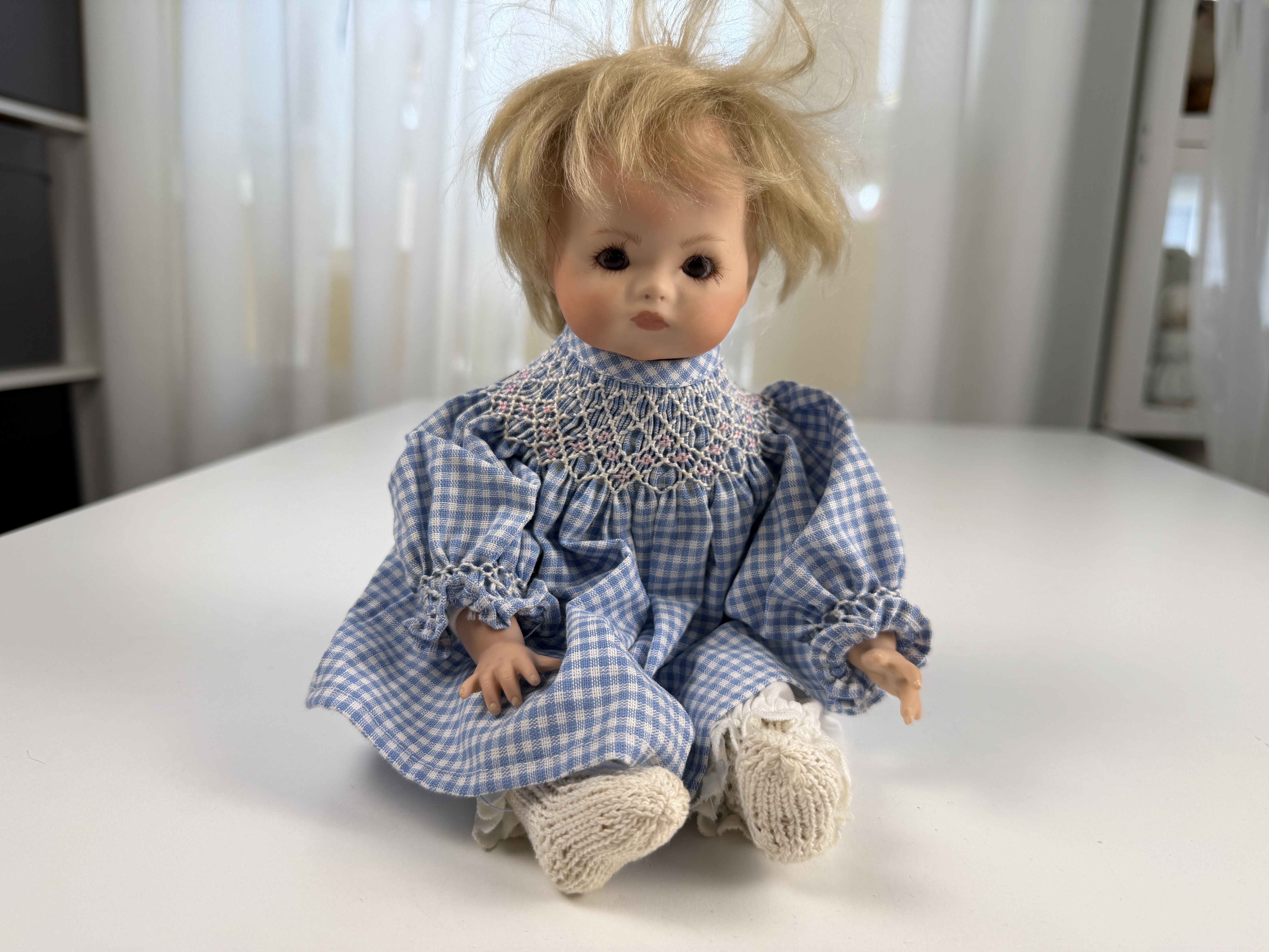 Künstlerpuppe Porzellan Puppe 28 cm. Top Zustand    