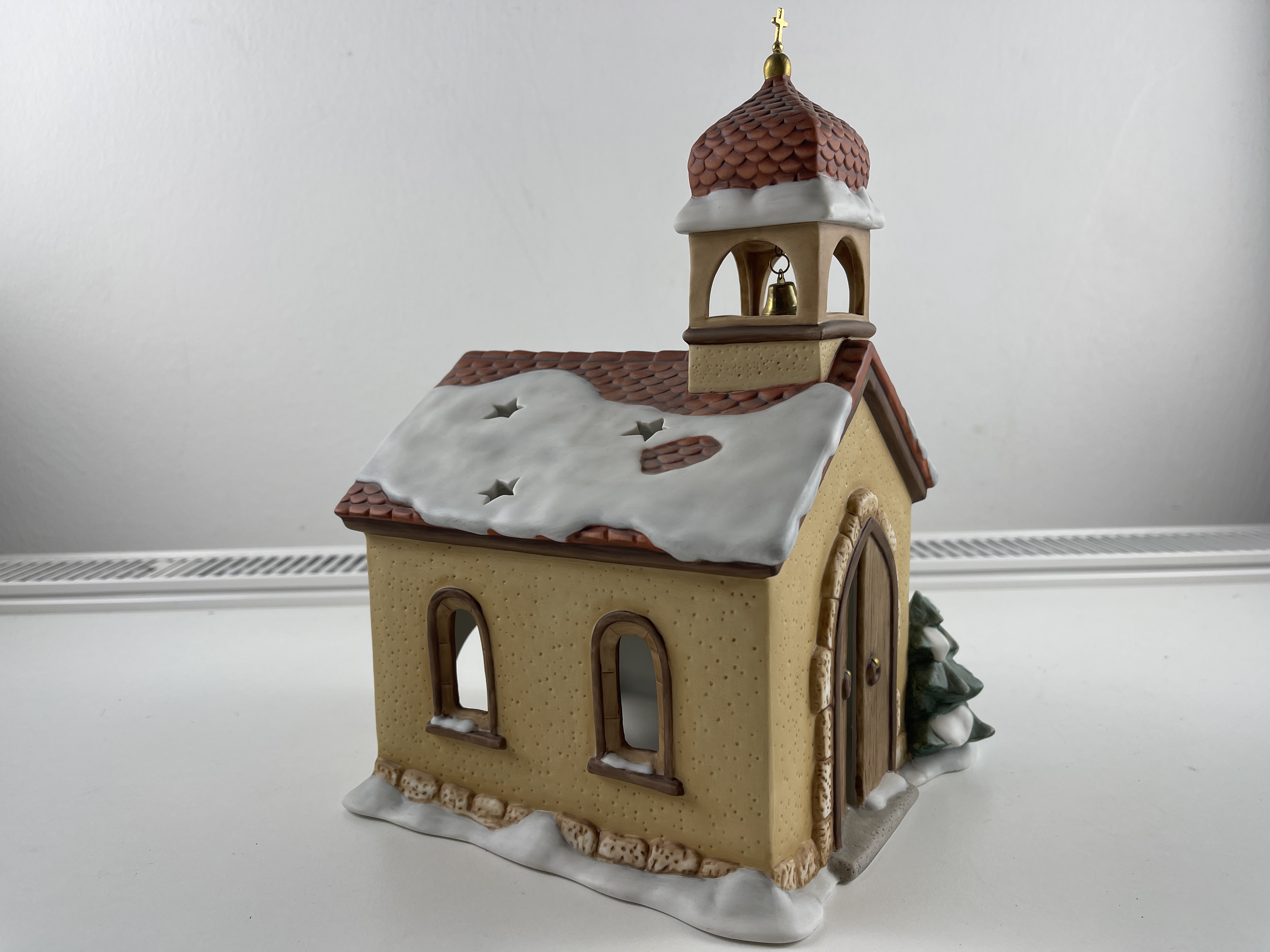 Goebel Figur Porzellan Teelichthalter Winterkirche 29 x 18 cm. Top Zustand   