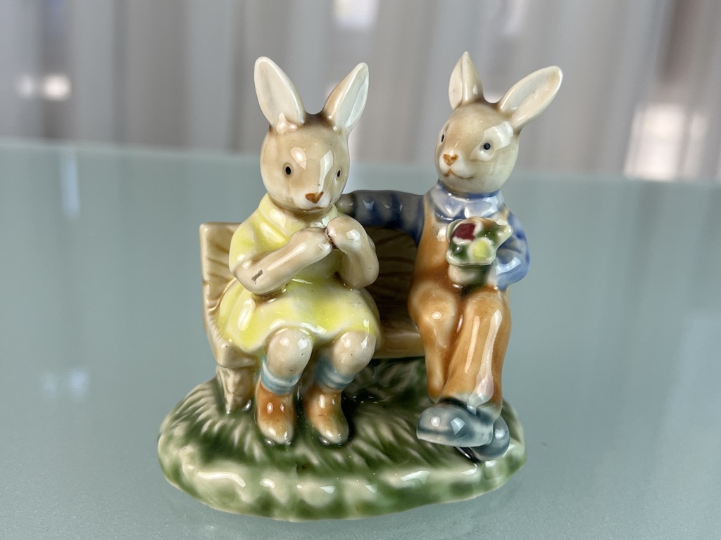 Sammler Porzellan Figur Hase 8 cm. 1... SW56482