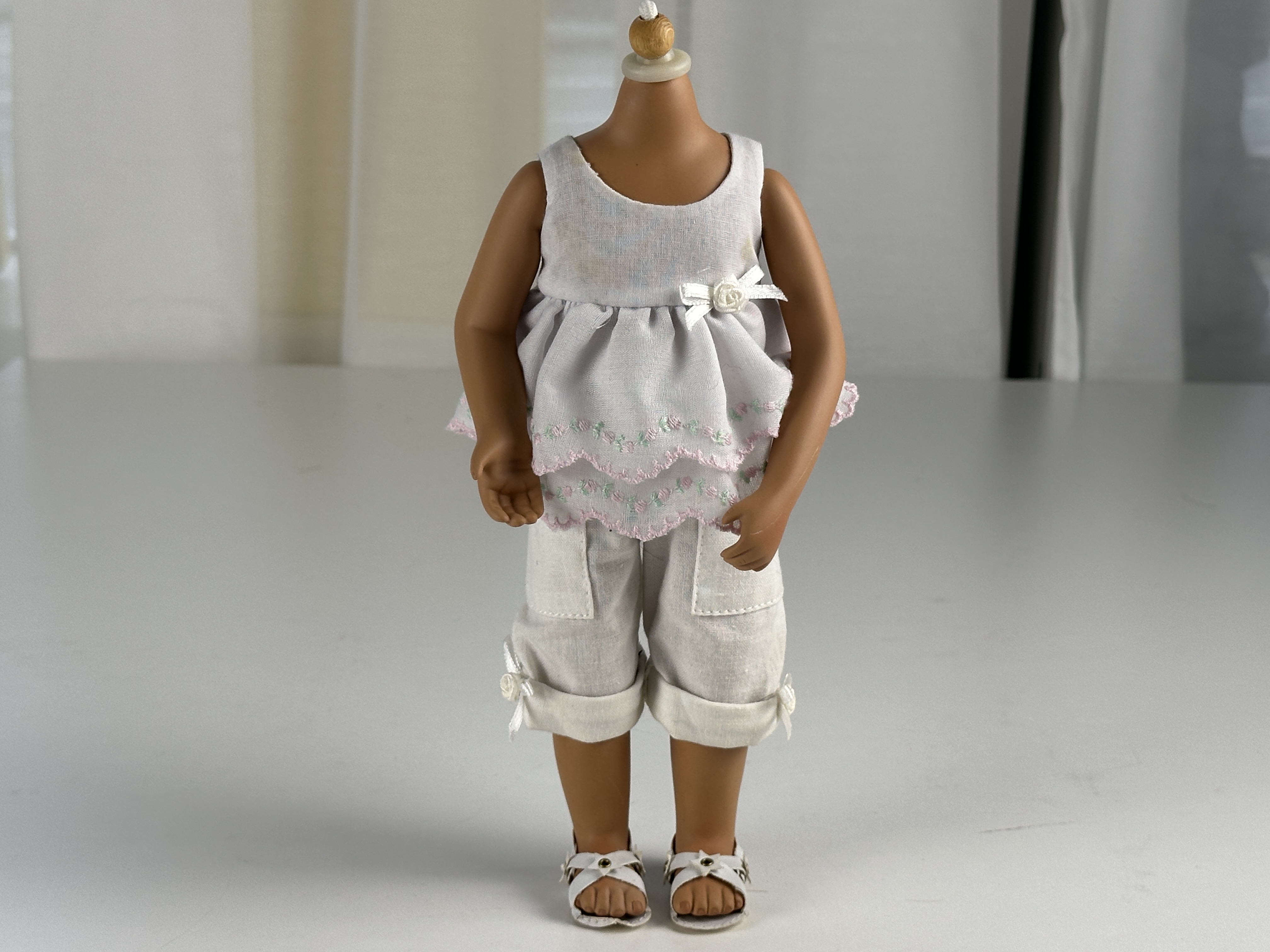 Künstlerpuppe Gabriel Müller Porzellan Puppe Körper 25,5 cm. Zustand siehe Fotos 