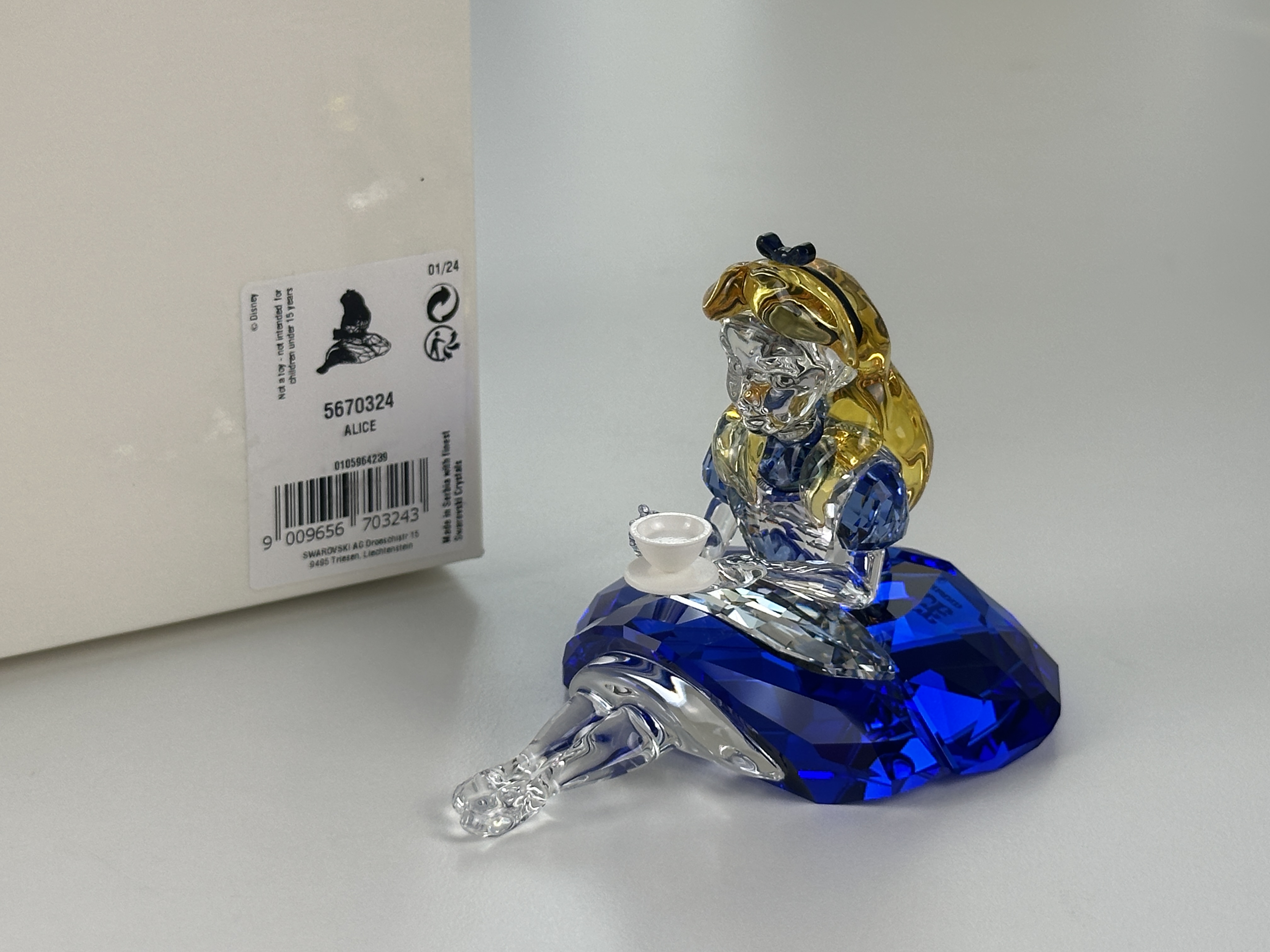 Swarovski Figur 5670324 Disney Alice im Wunderland 6.8 x 9.7 x 6.8 cm. Mit OVP & Zertifikat. Top Zustand