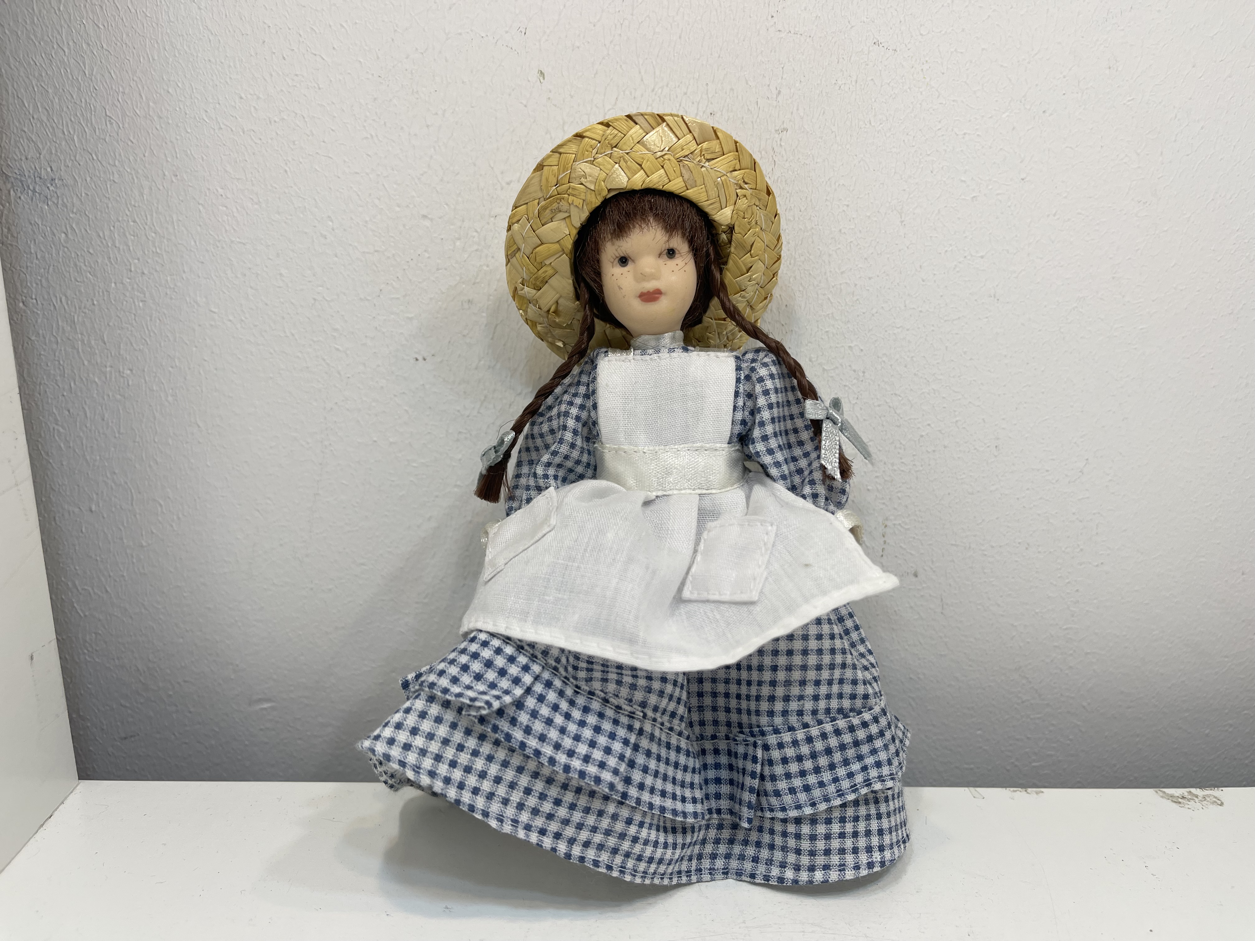 Sammler Porzellan Puppe 14,5 cm. Zustand siehe Fotos 