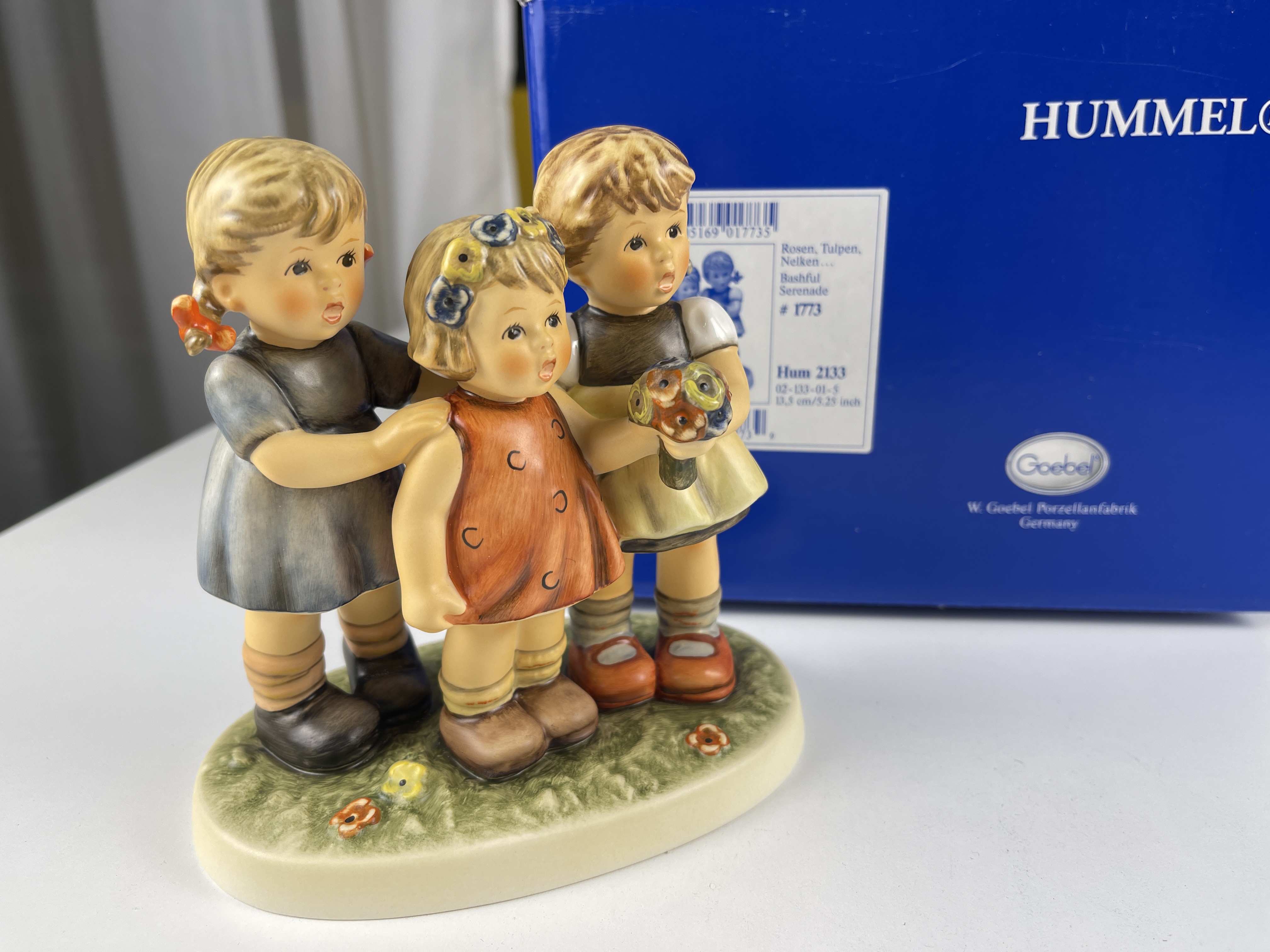 Hummel Figur 2133 Rosen, Tulpen, Nelken 14 cm. 1 Wahl. Top Zustand OVP