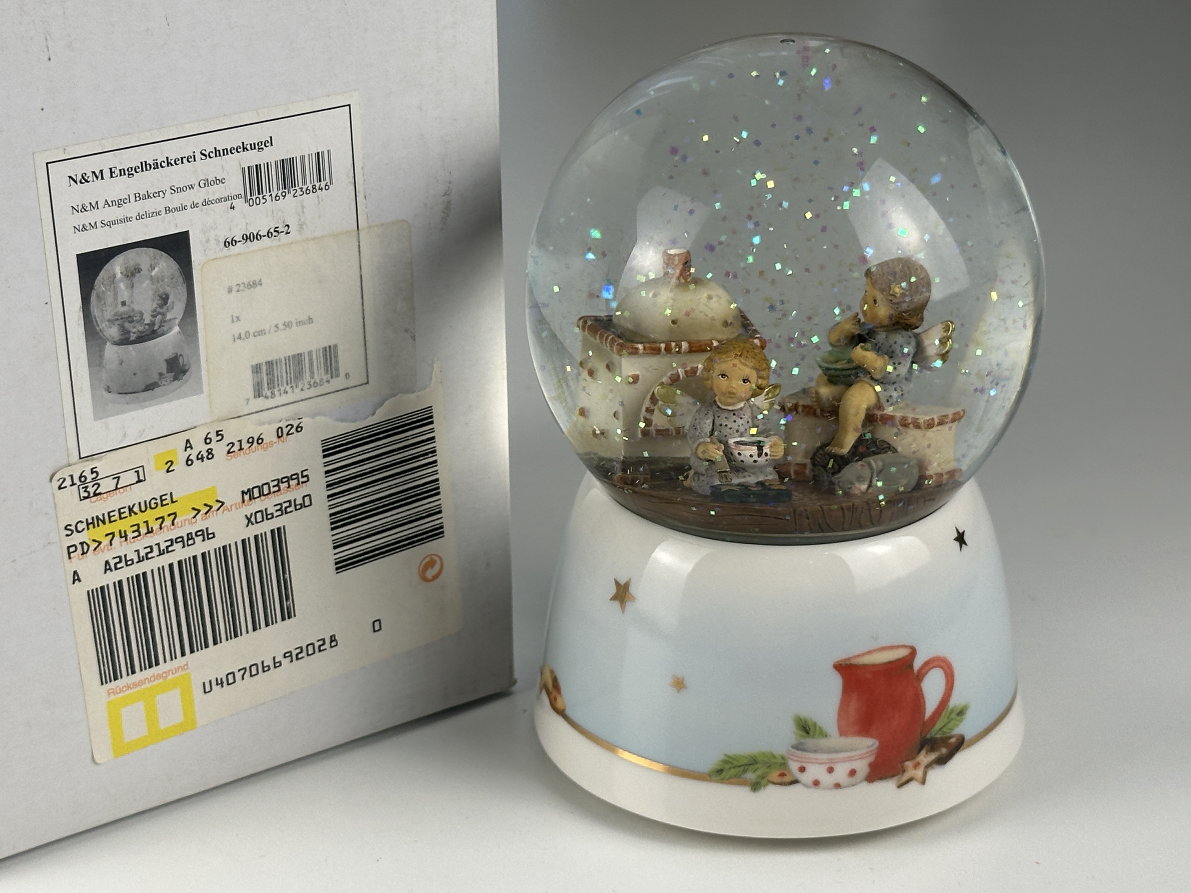  Goebel Figur Nina Marco 66 906 Engelbäckerei Schneekugel  14 cm - 1 Wahl. Mit OVP in Top Zustand