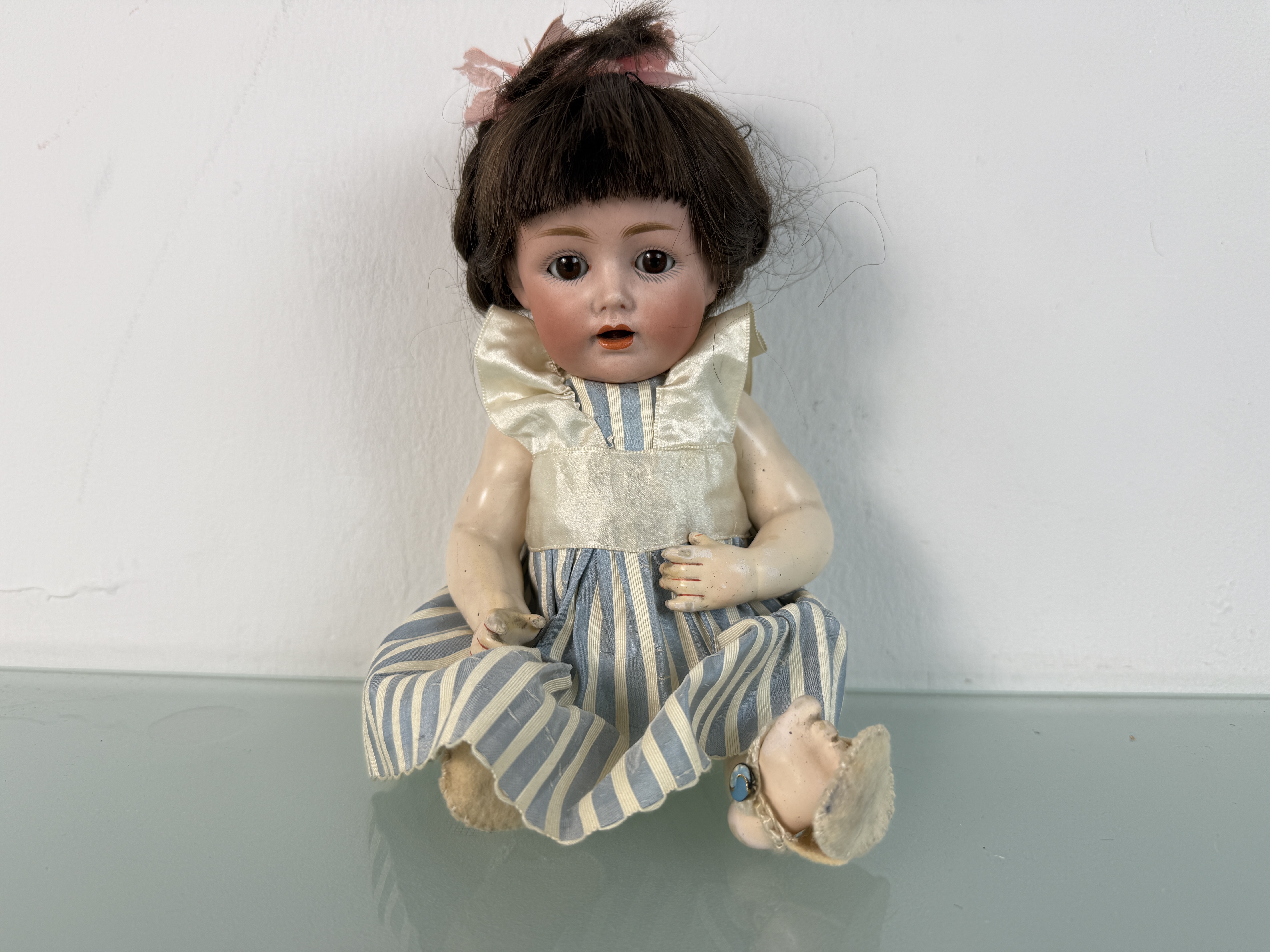 Künstlerpuppe Alte Porzellankopf Puppe 25 cm. Zustand Siehe Foto 