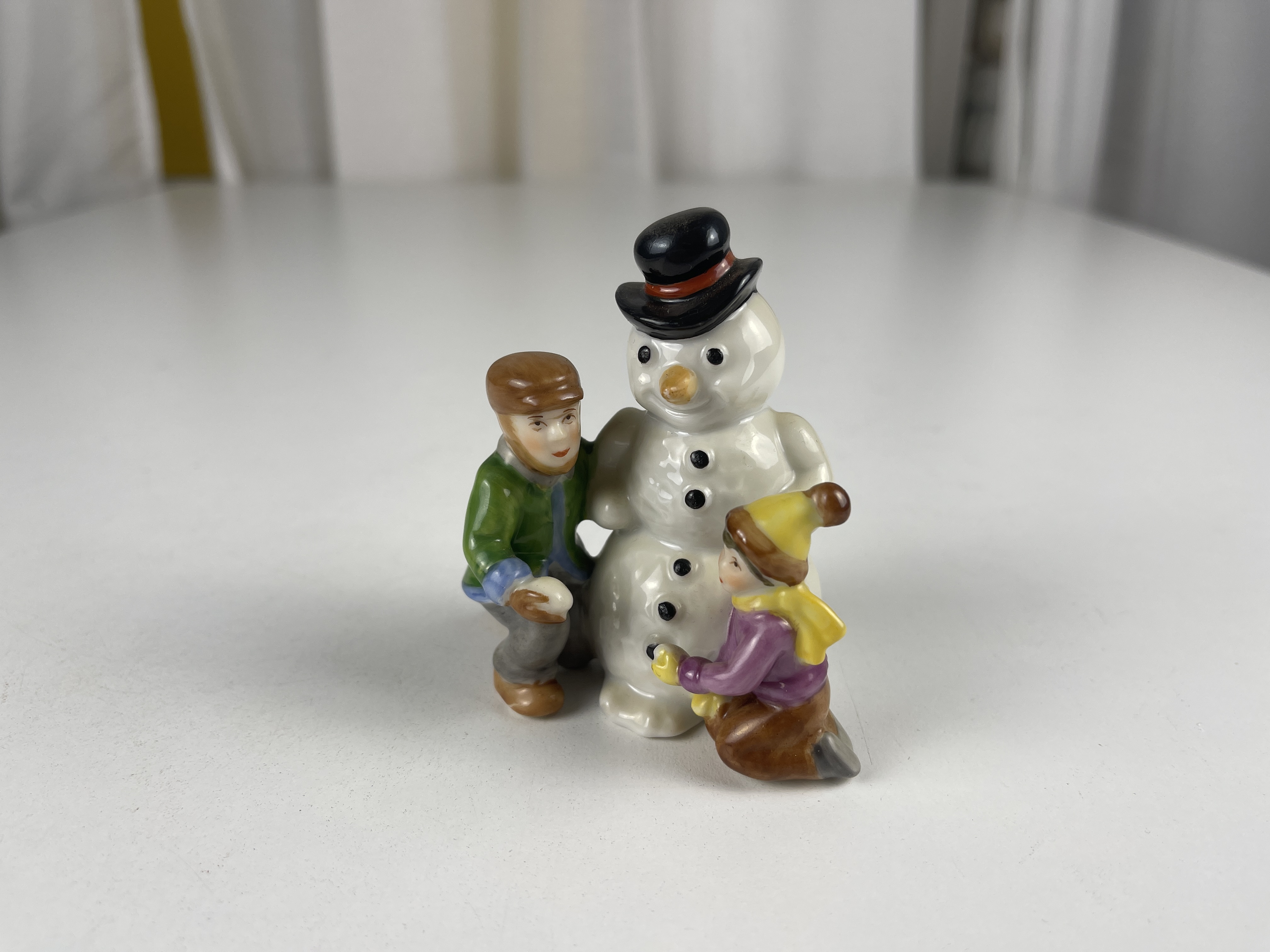  Hutschenreuther Porzellan Figur 8 cm. Top Zustand.   