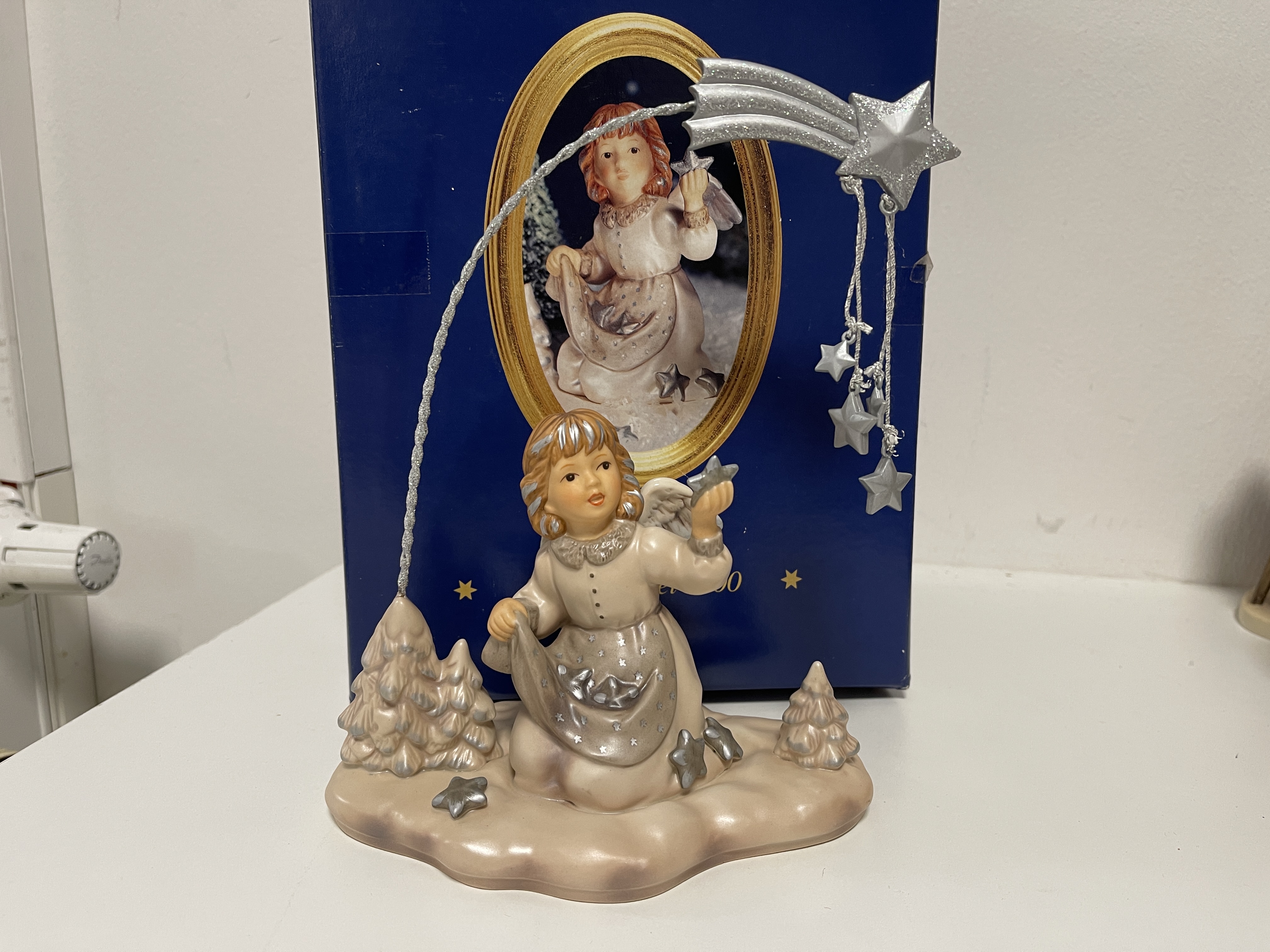 Goebel Figur Engel 2000 Jahresengel 13 cm 1 Wahl. Top Zustand