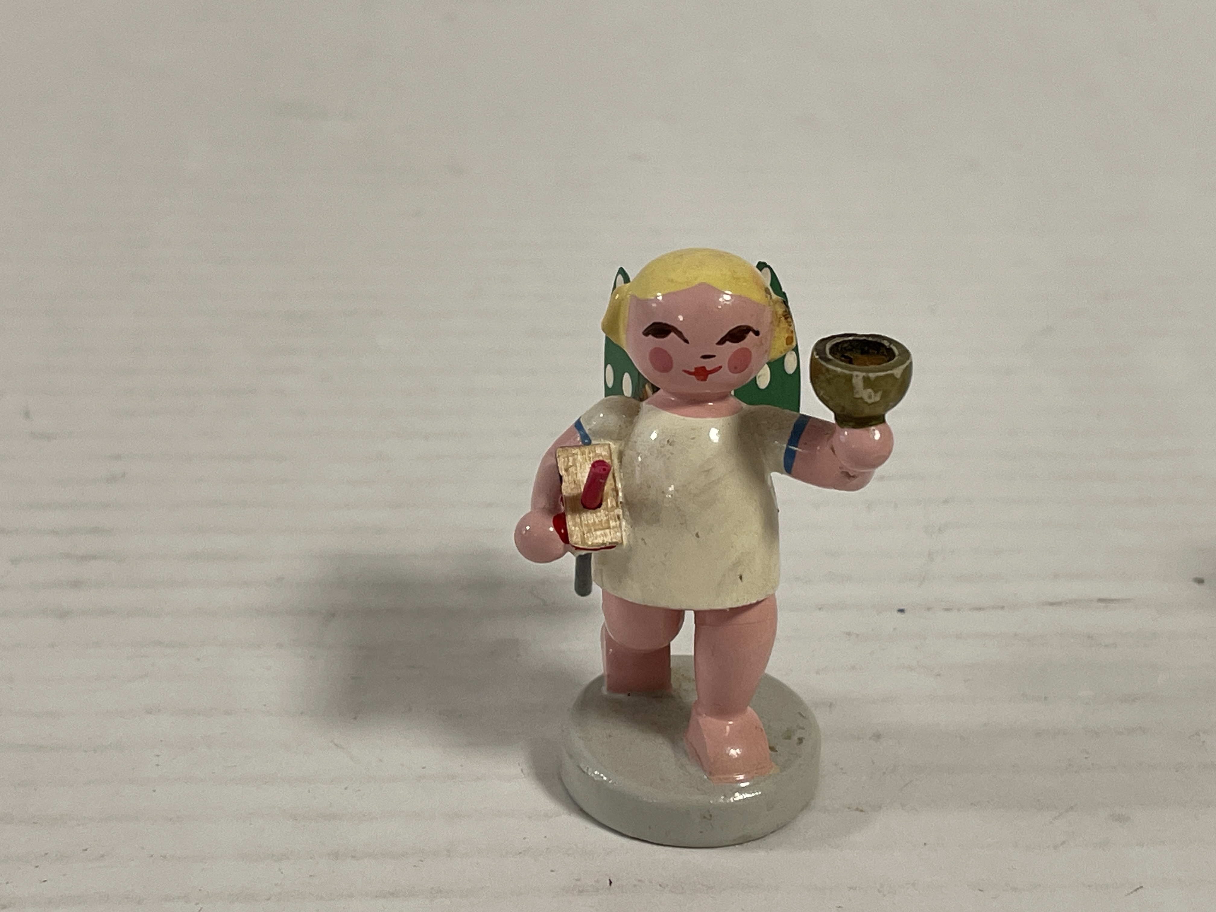 Erzgebirge Figur Engel 6 cm. Zustand siehe Fotos 
