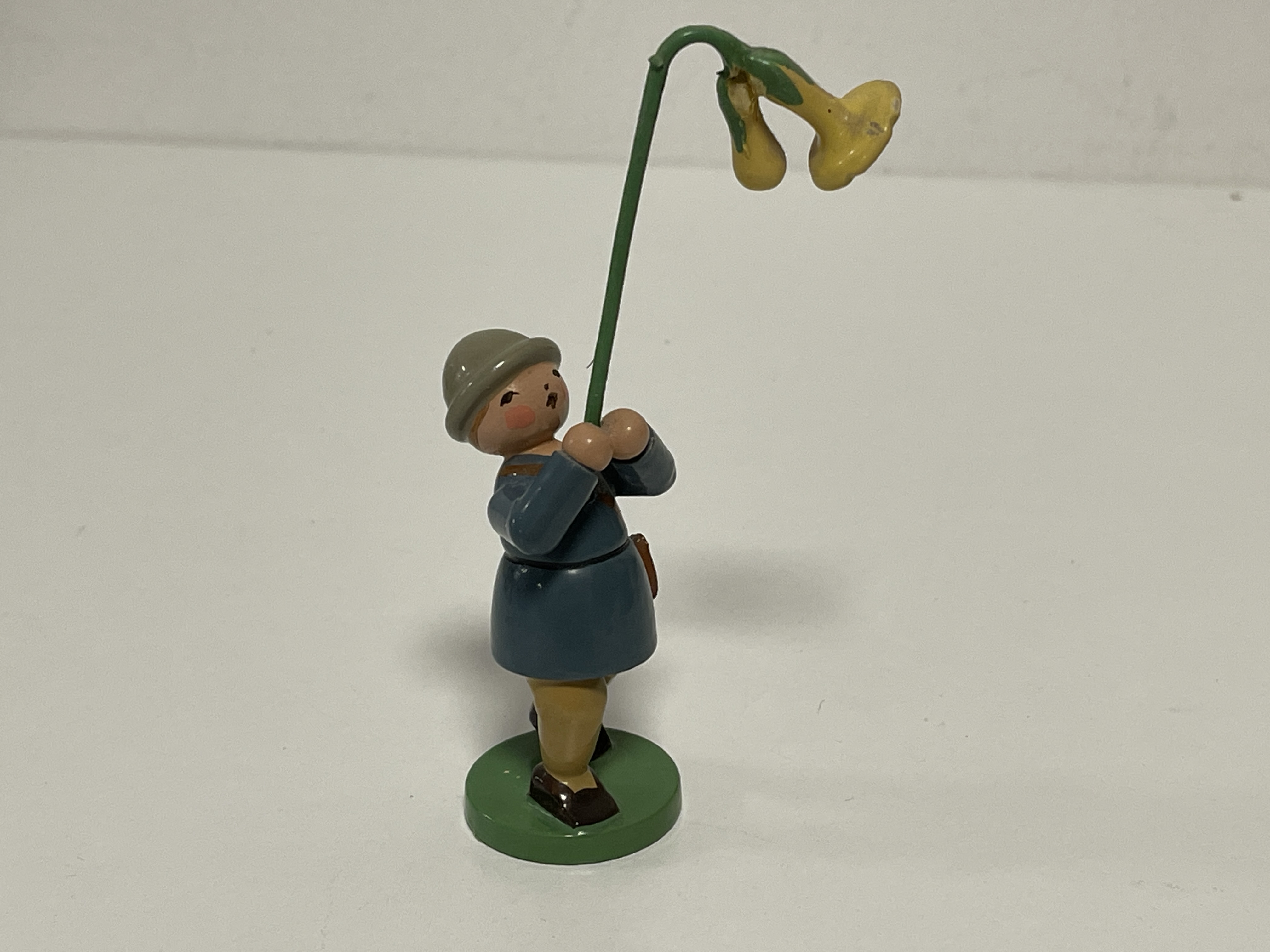 Erzgebirge Figur Blumenkind 13 cm. Zustand siehe Fotos