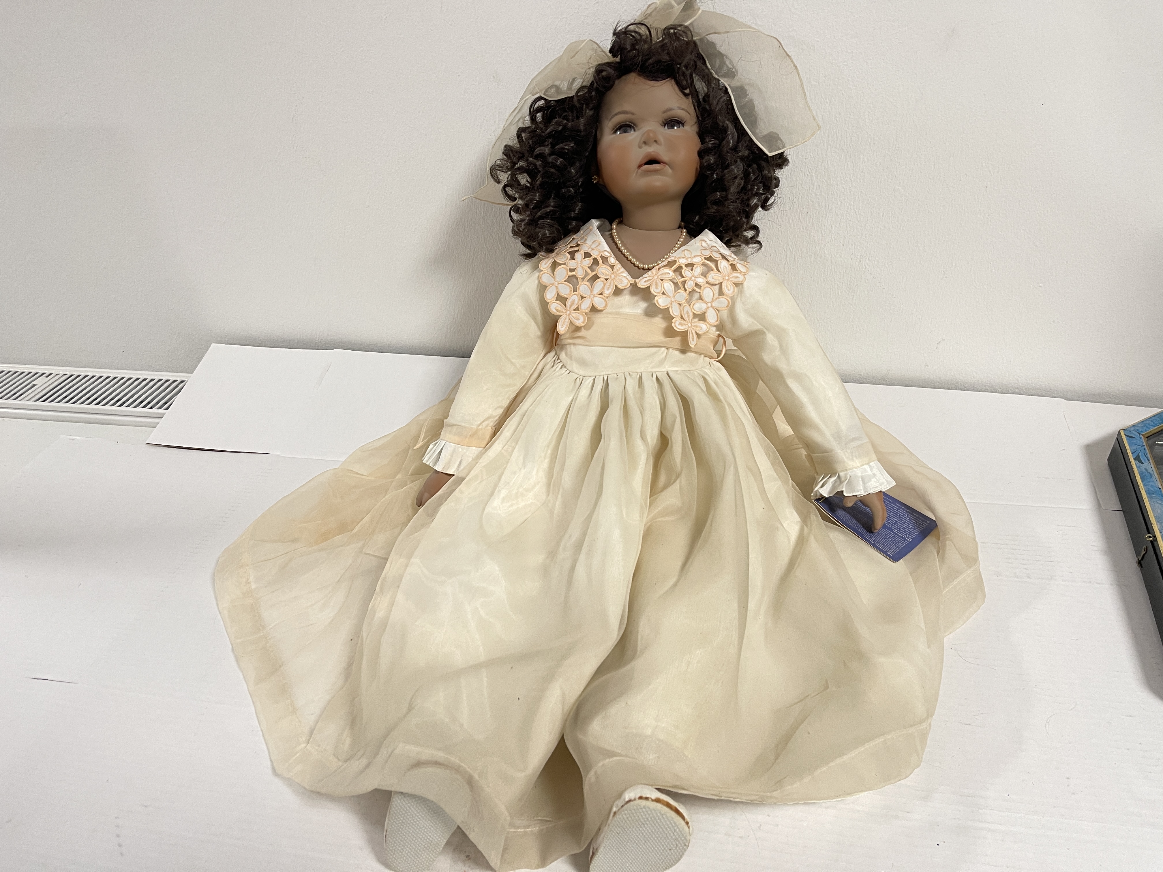 Ruby Doll Künstlerpuppe Porzellan Puppe 75 cm guter Zustand siehe Fotos