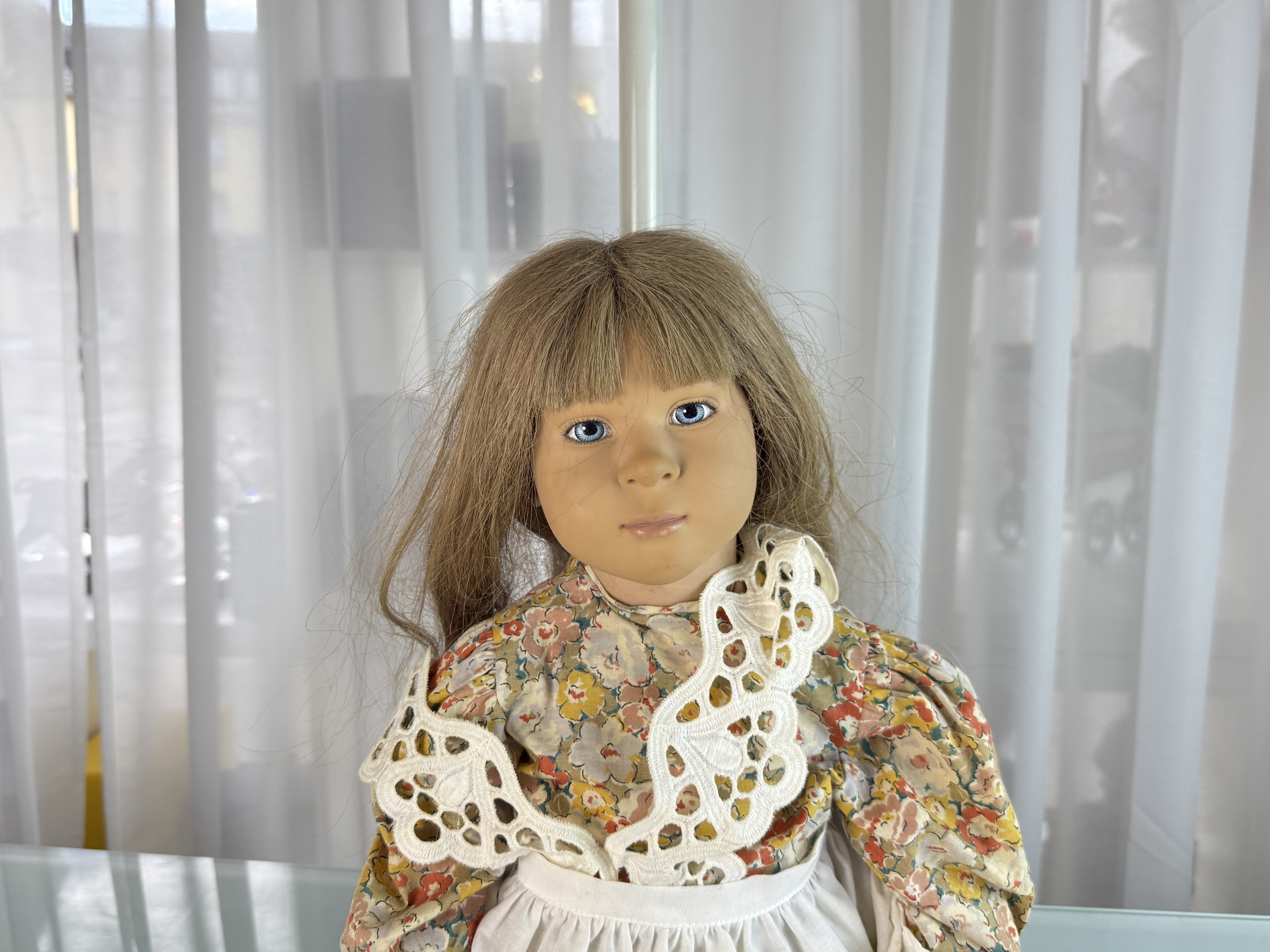 Künstlerpuppe Sigikid Sabine Esche Vinyl Puppe 63 cm. Raucherhaushalt 