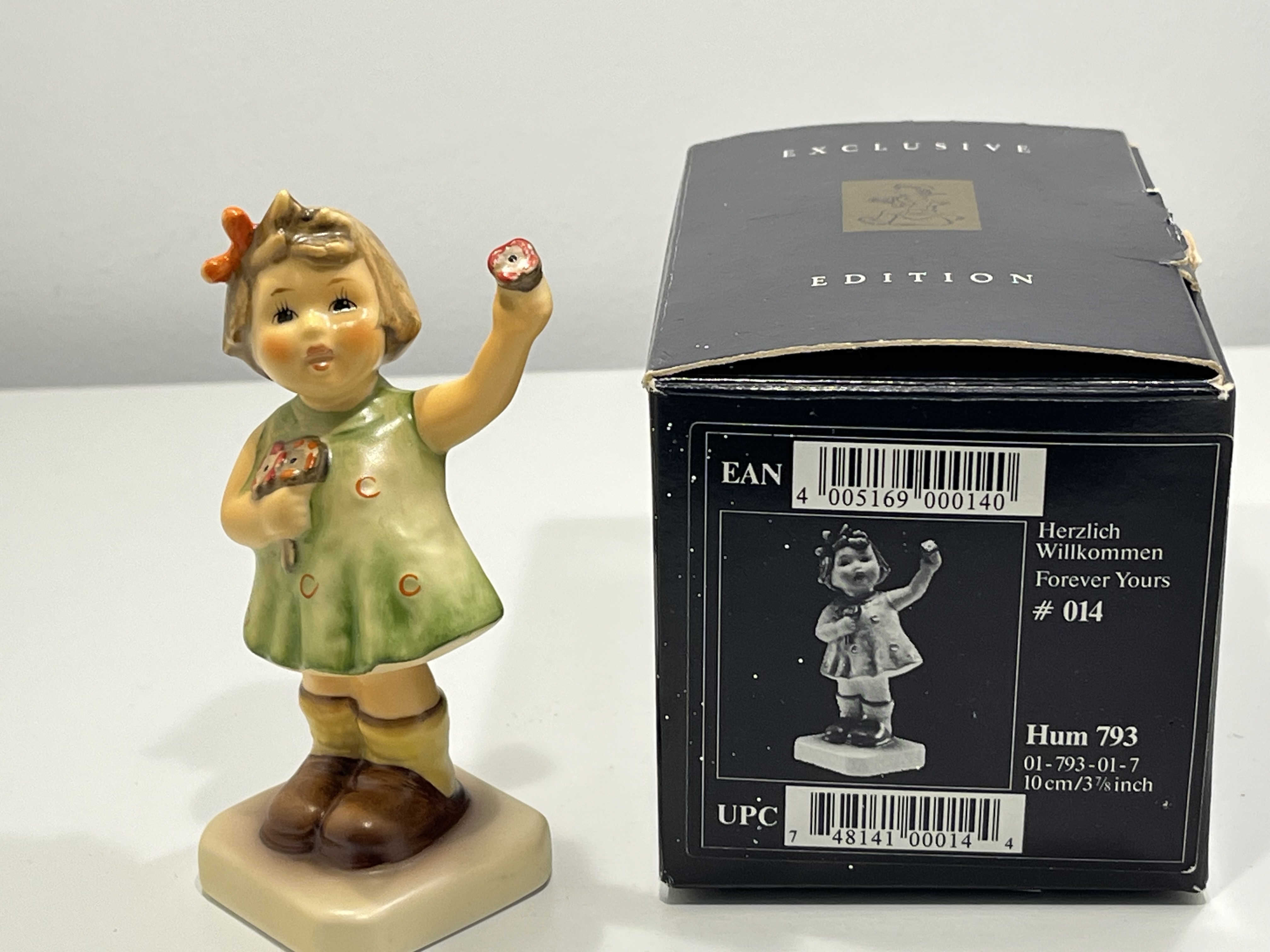 Hummel Figur 793 Herzlich Willkommen 10,5 cm. 1 Wahl mit OVP. - Top Zustand  