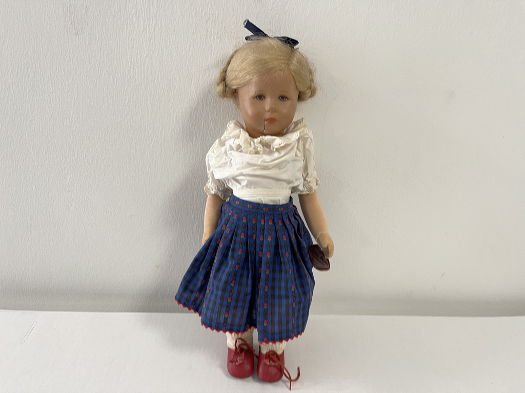 Käthe Kruse Puppe Sammlerpuppe 48 cm Defekt im Gesicht