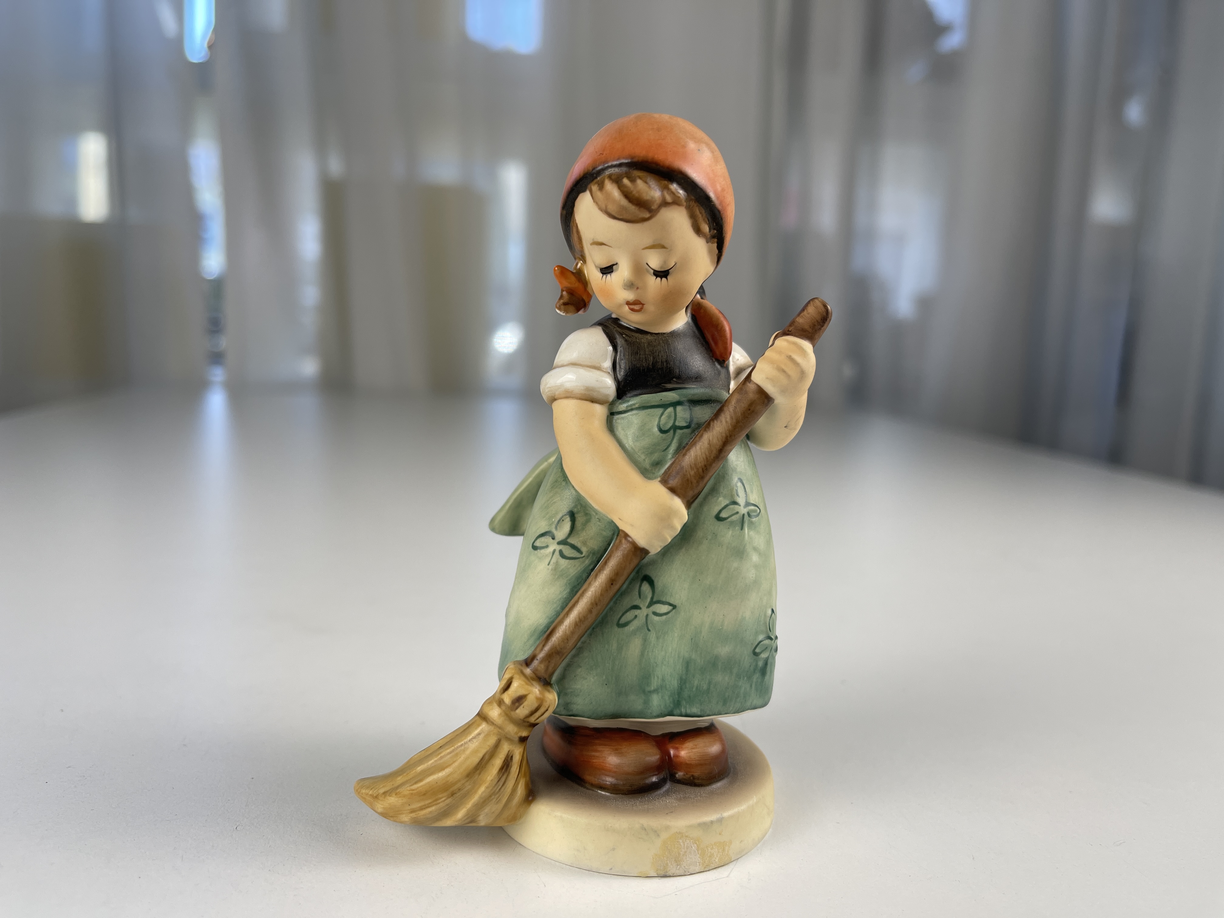 Hummel Figur 171/0 Kehrliesl 11,5 cm. 1 Wahl. - Top Zustand  