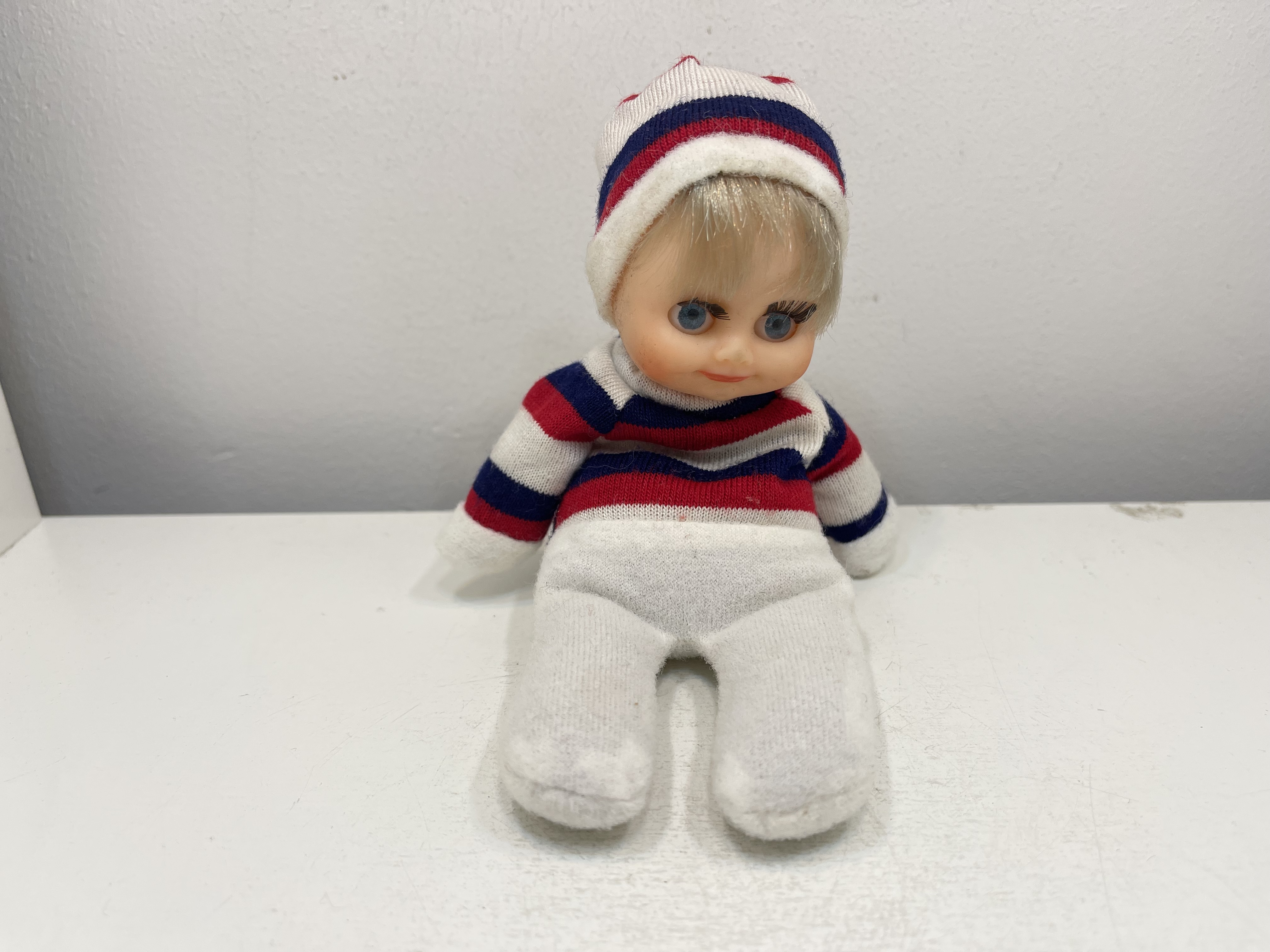 Alte Puppe Sammler Vinyl Puppe 15 cm. Zustand siehe Fotos 