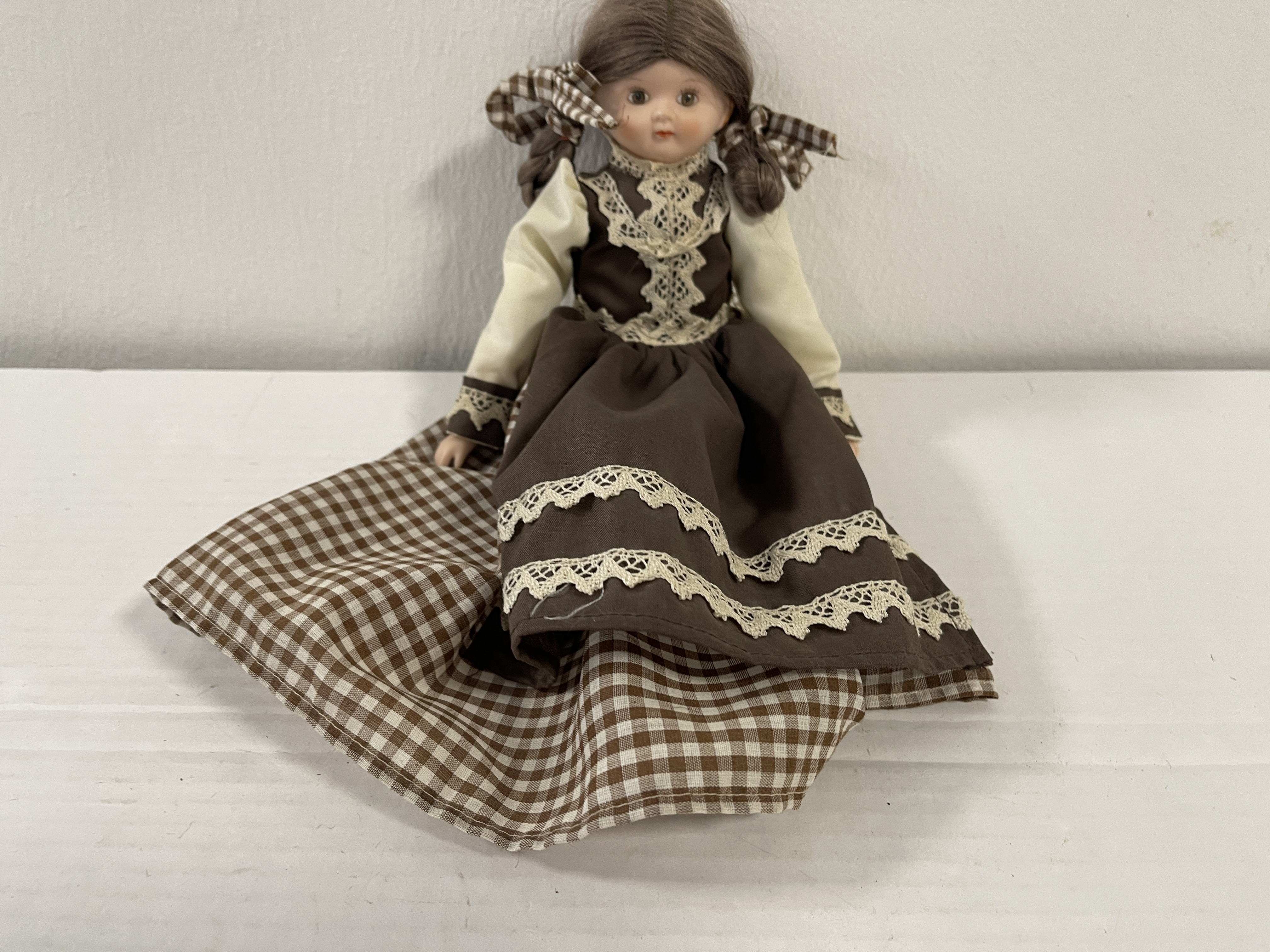 Porzellan Künstlerpuppe Puppe 23 cm. Top Zustand 