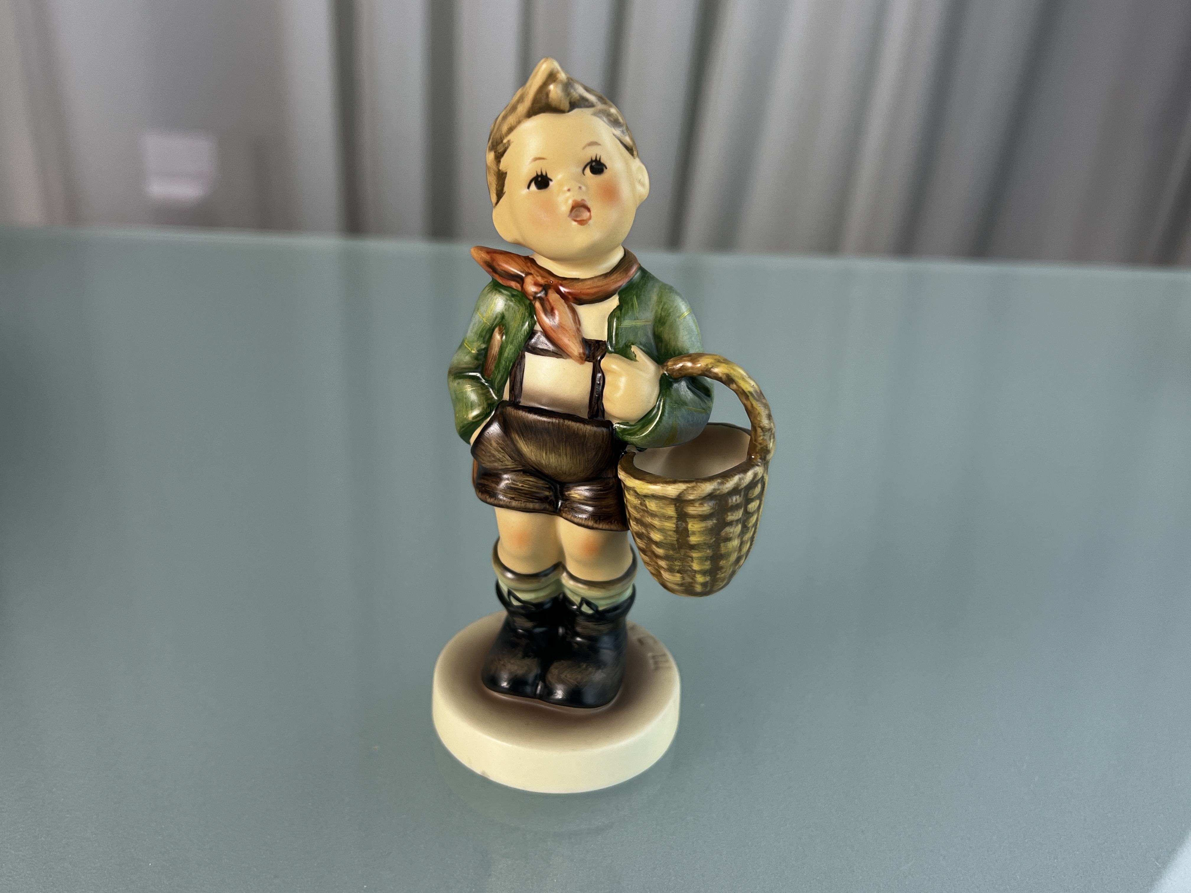 Hummel Figur 51 2/0 Dorfbub 13,5 cm. 1 Wahl. Top Zustand