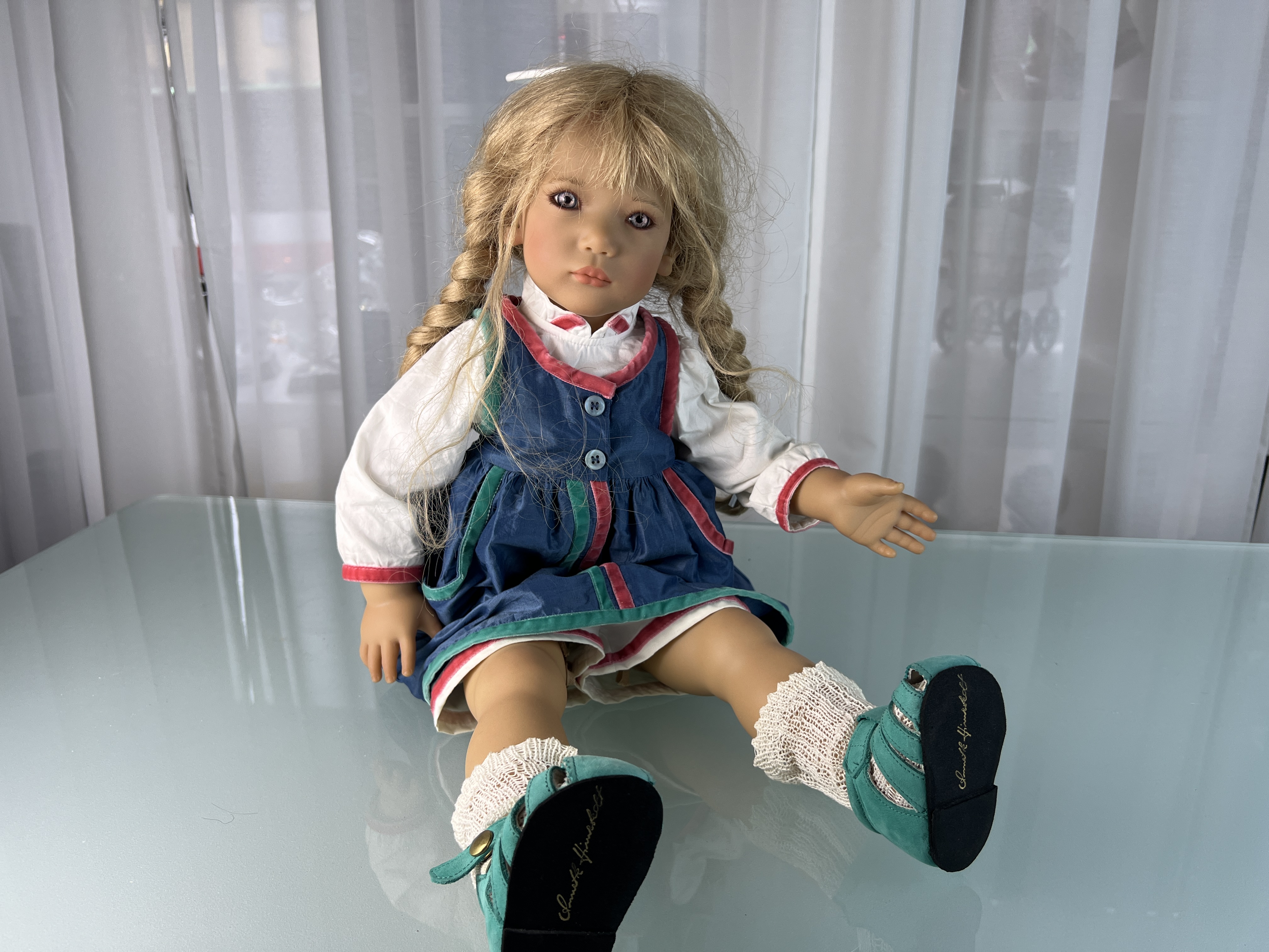 Annette Himstedt Puppe Mädchen Vinyl Üllwa 63 cm. Top Zustand  Annette Himstedt Puppe Mädchen Vinyl Üllwa 63 cm. Top Zustand