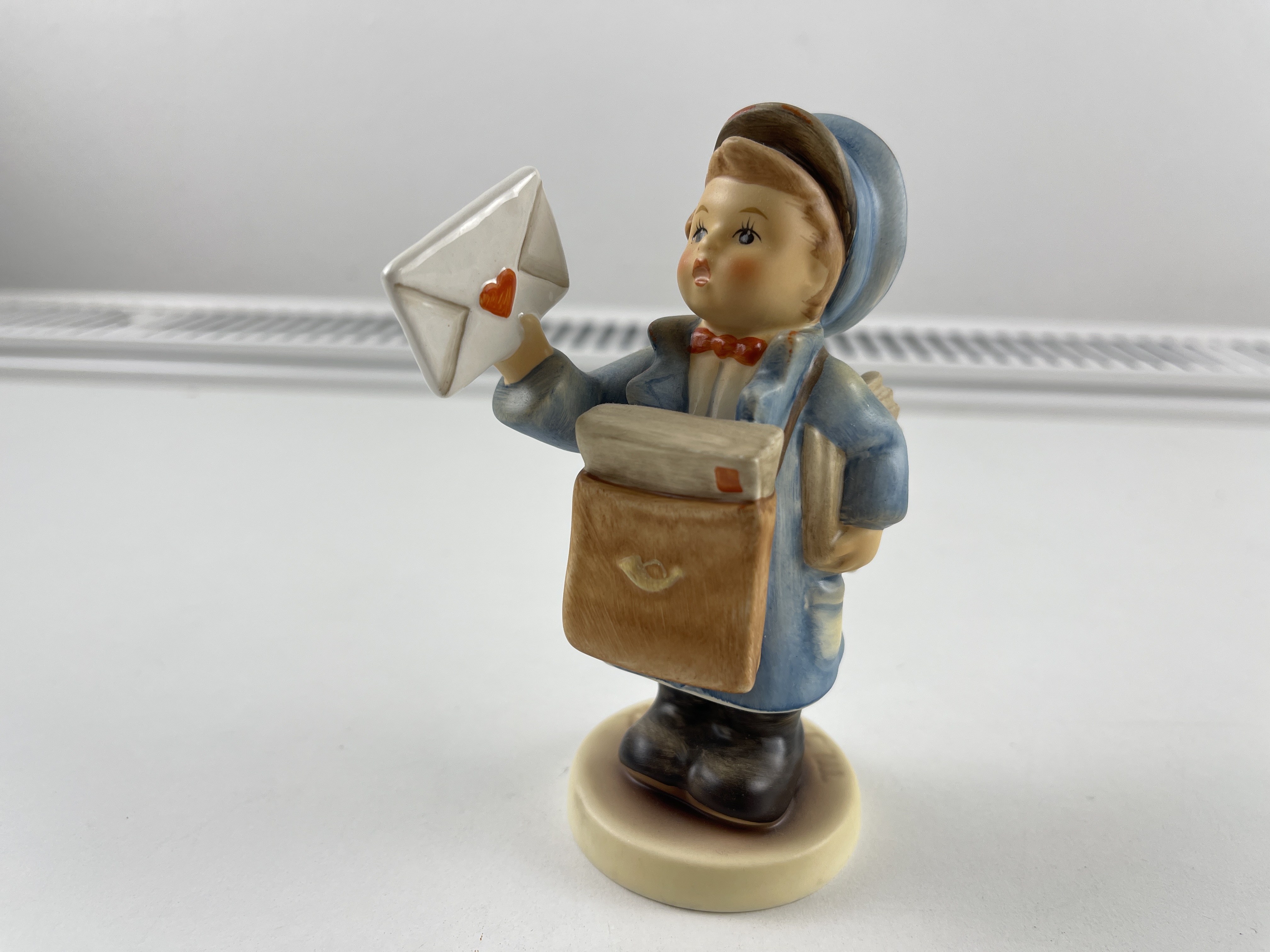  Hummel Figur 119 2/0 Eilbote 11,5 cm. 1 Wahl. Top Zustand 