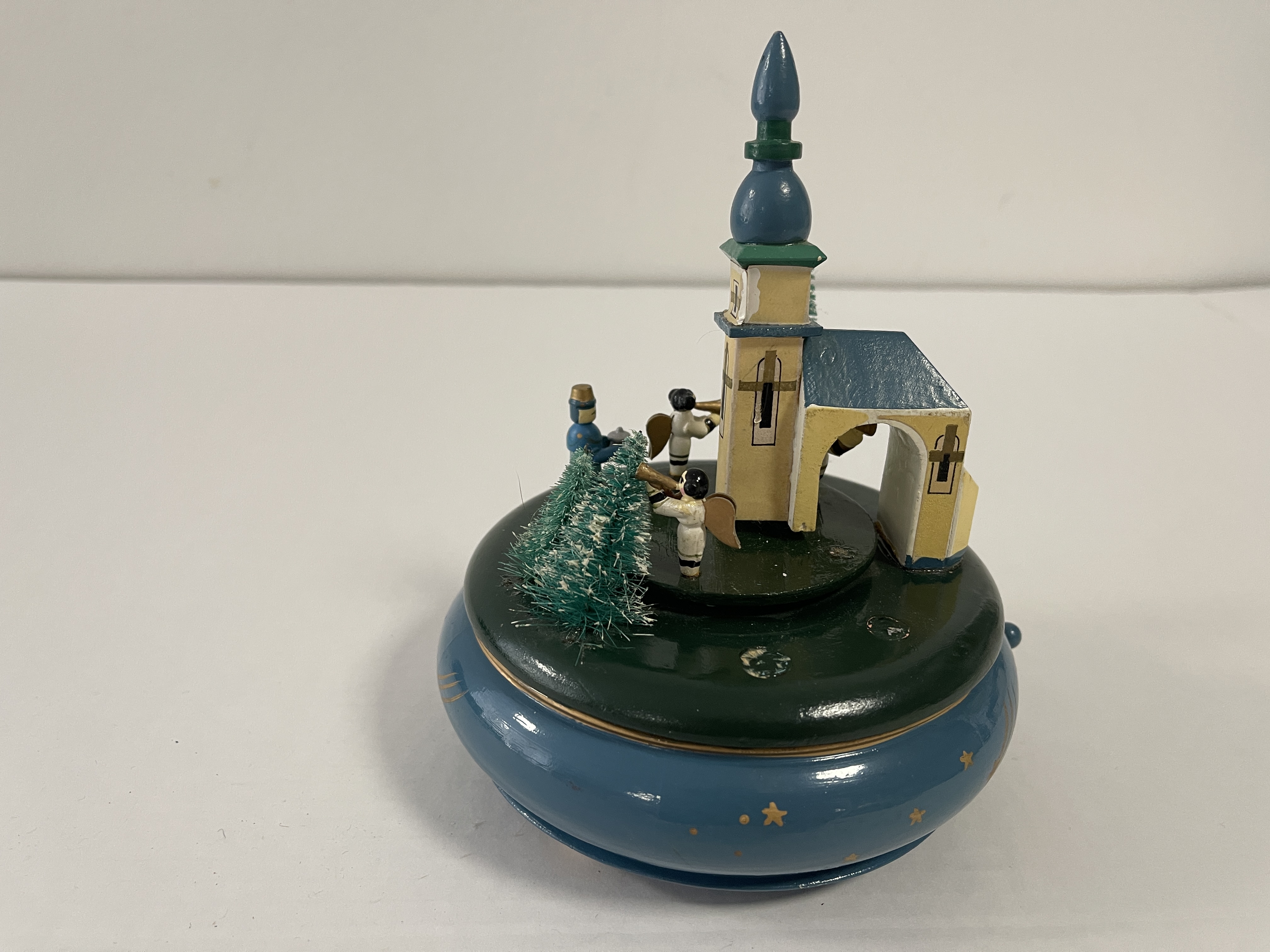 Erzgebirge Figur Spieluhr 19 x 15 cm.  Zustand siehe Fotos 