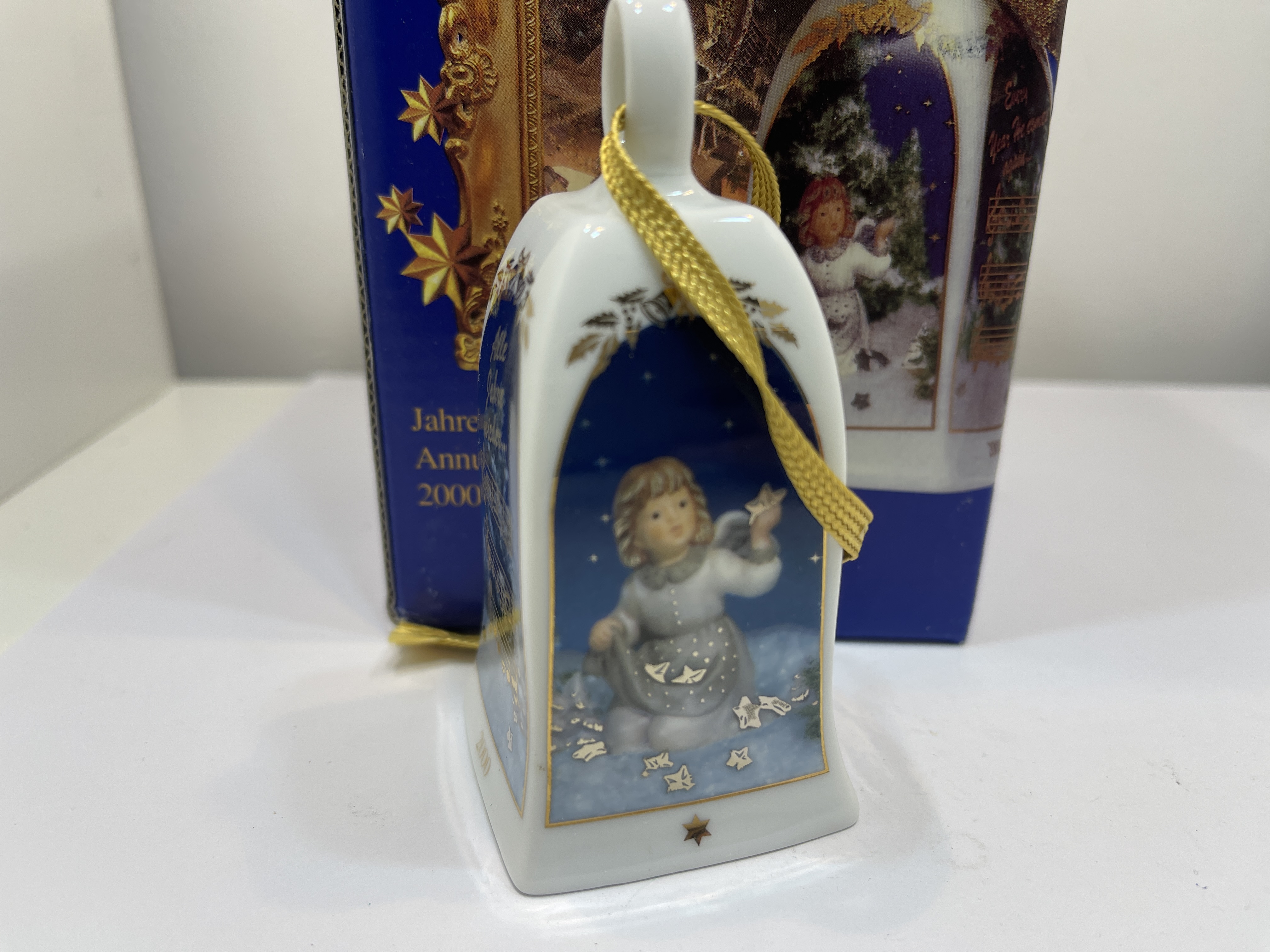 Goebel  Jahresglocke 2000 - 9,5 cm + OVP 1 Wahl. Top Zustand  