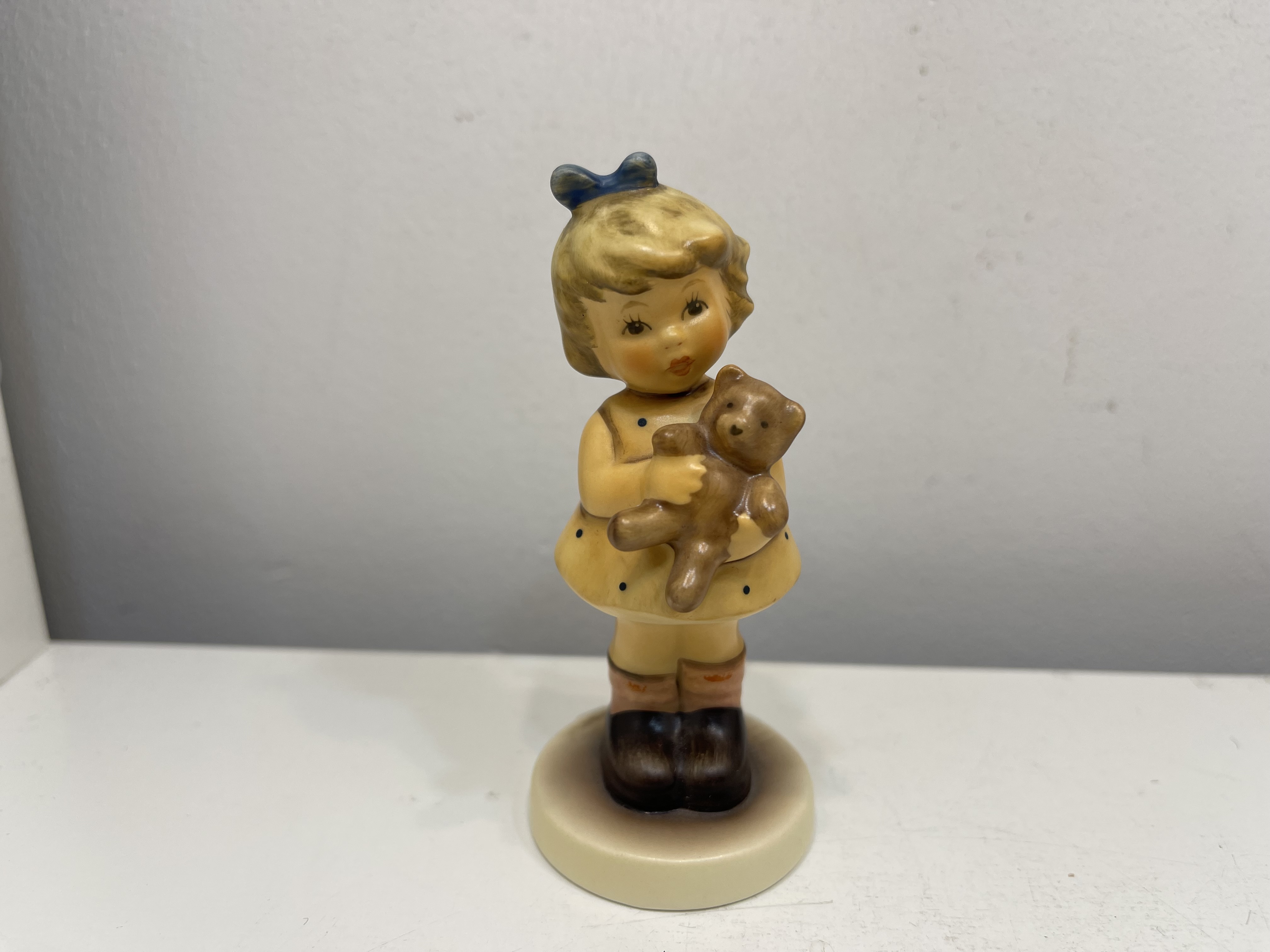 Hummel Figur 2049/A Mein Kuschelbär 9 cm. 1 Wahl. Top Zustand 