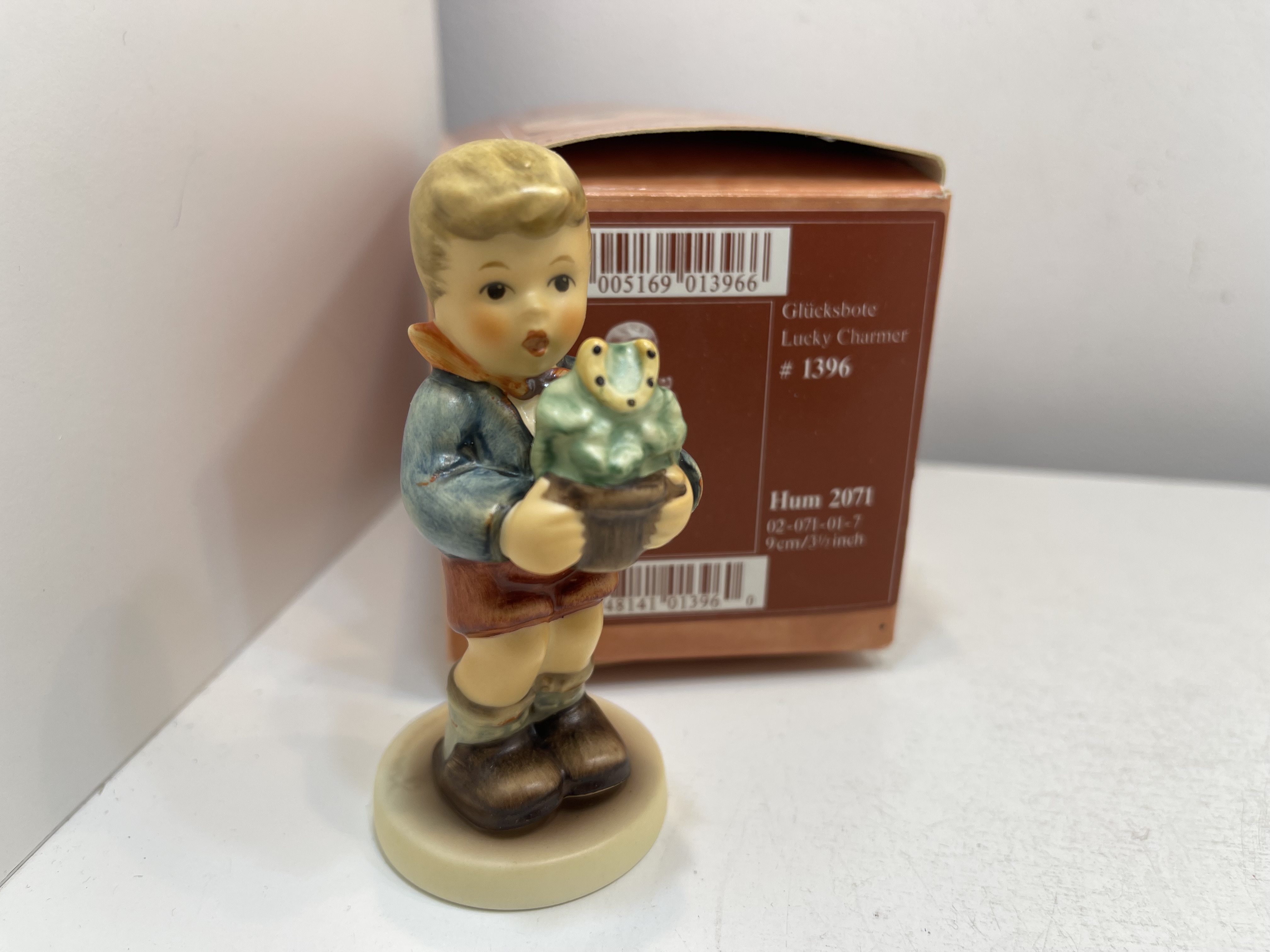 Hummel Figur 2071 Glücksbote 9 cm. 1 Wahl - Top Zustand    Hummel Figur 2071 Glücksbote 9 cm. 1 Wahl - Top Zustand