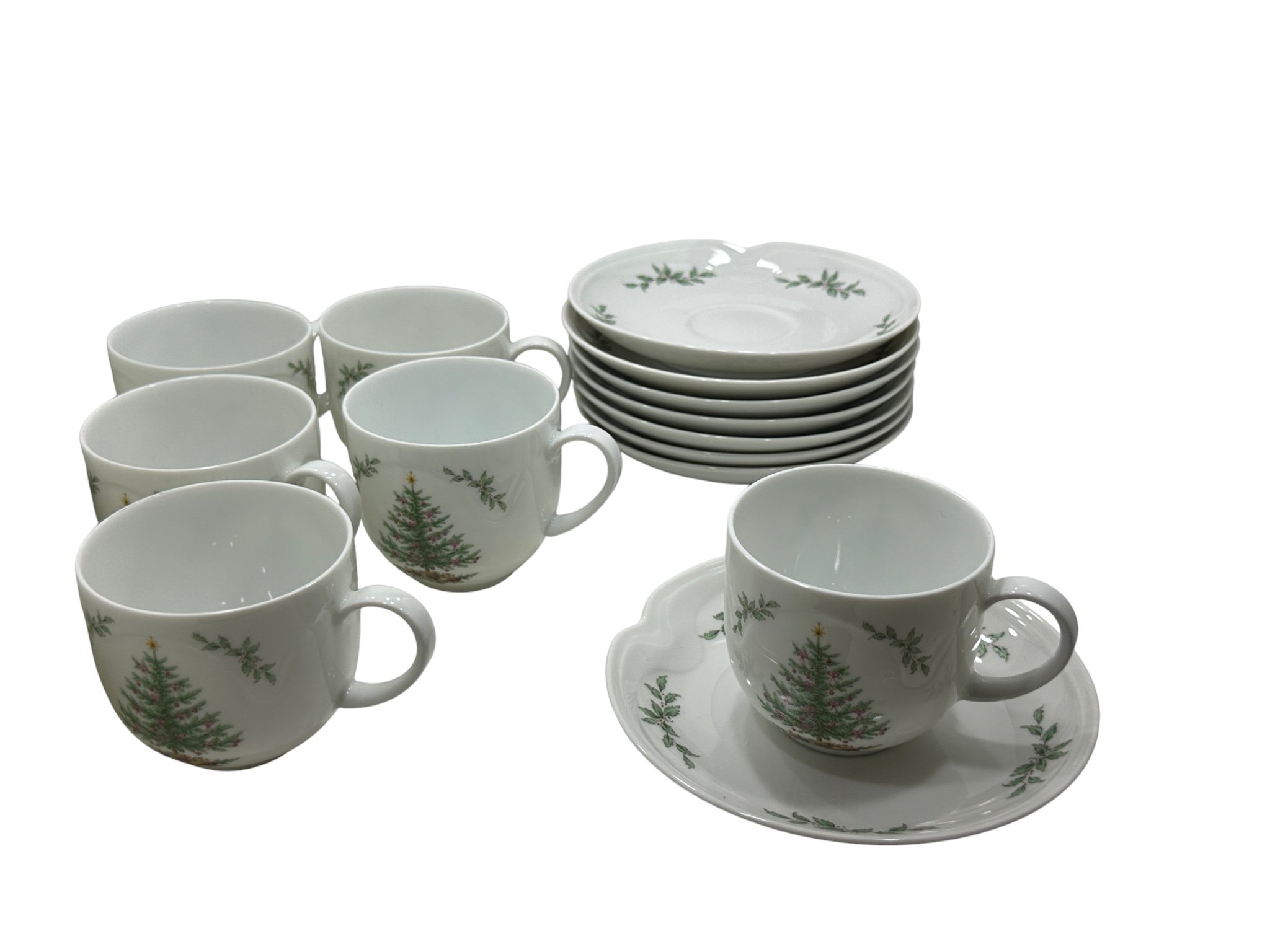 Kaiser Porzellanservice Weihnachtsdekor 683 Unterteller 14,4 Ø, Tassen 7,3 Ø. Top Zustand