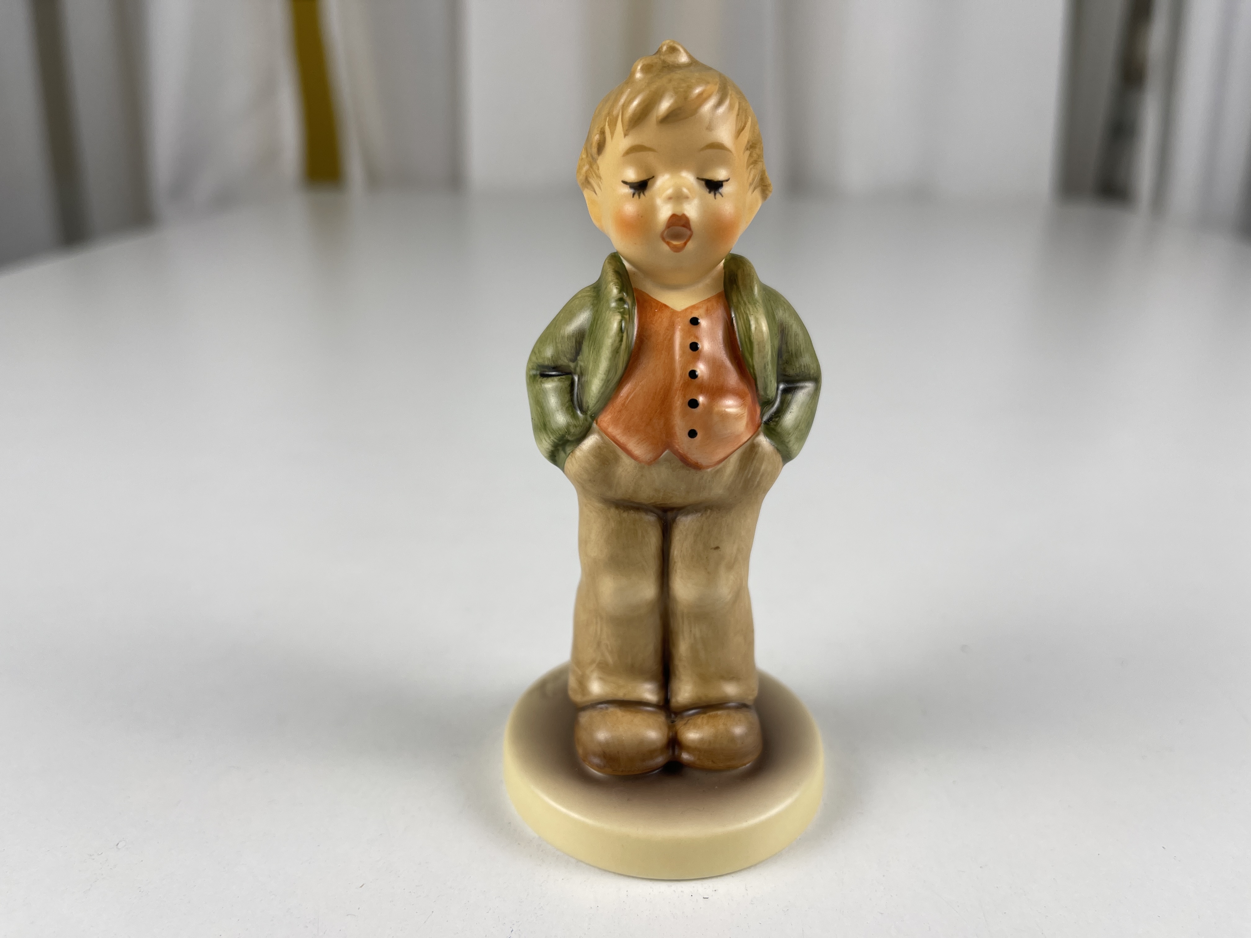 Hummel Figur 848 Erster Tenor 10 cm. 1 Wahl. Top Zustand  