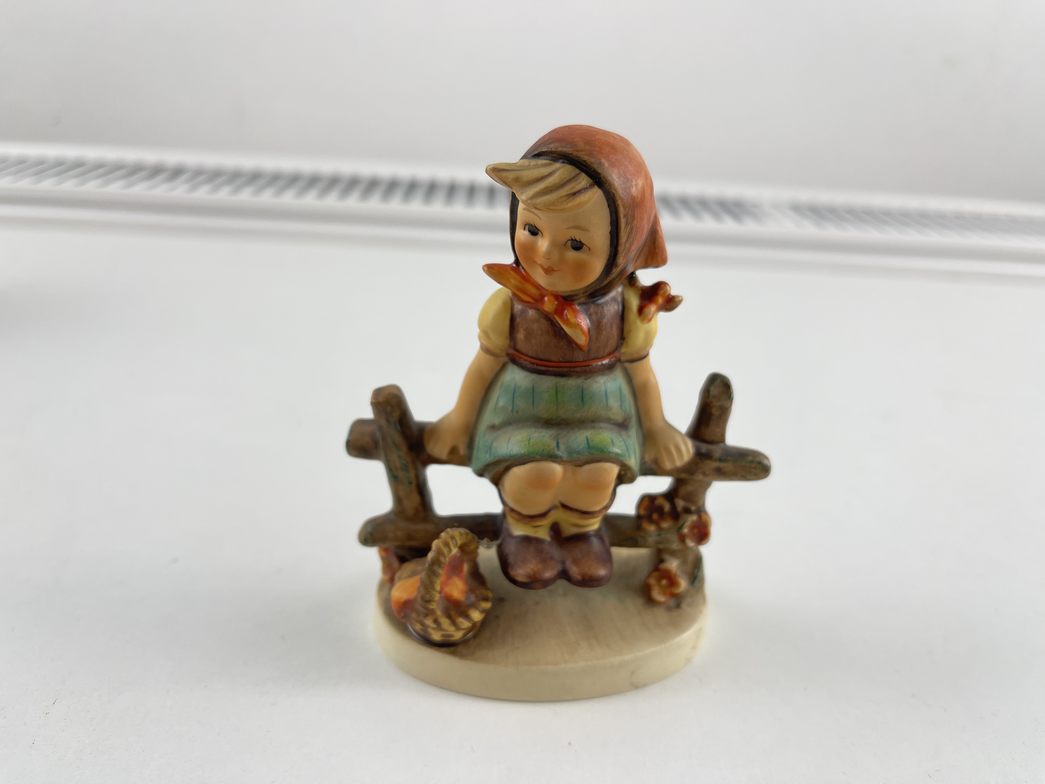 Hummel Figur 112 3/0 Mutters Liebste 10,5 cm. 1 Wahl. Zustand siehe Fotos  