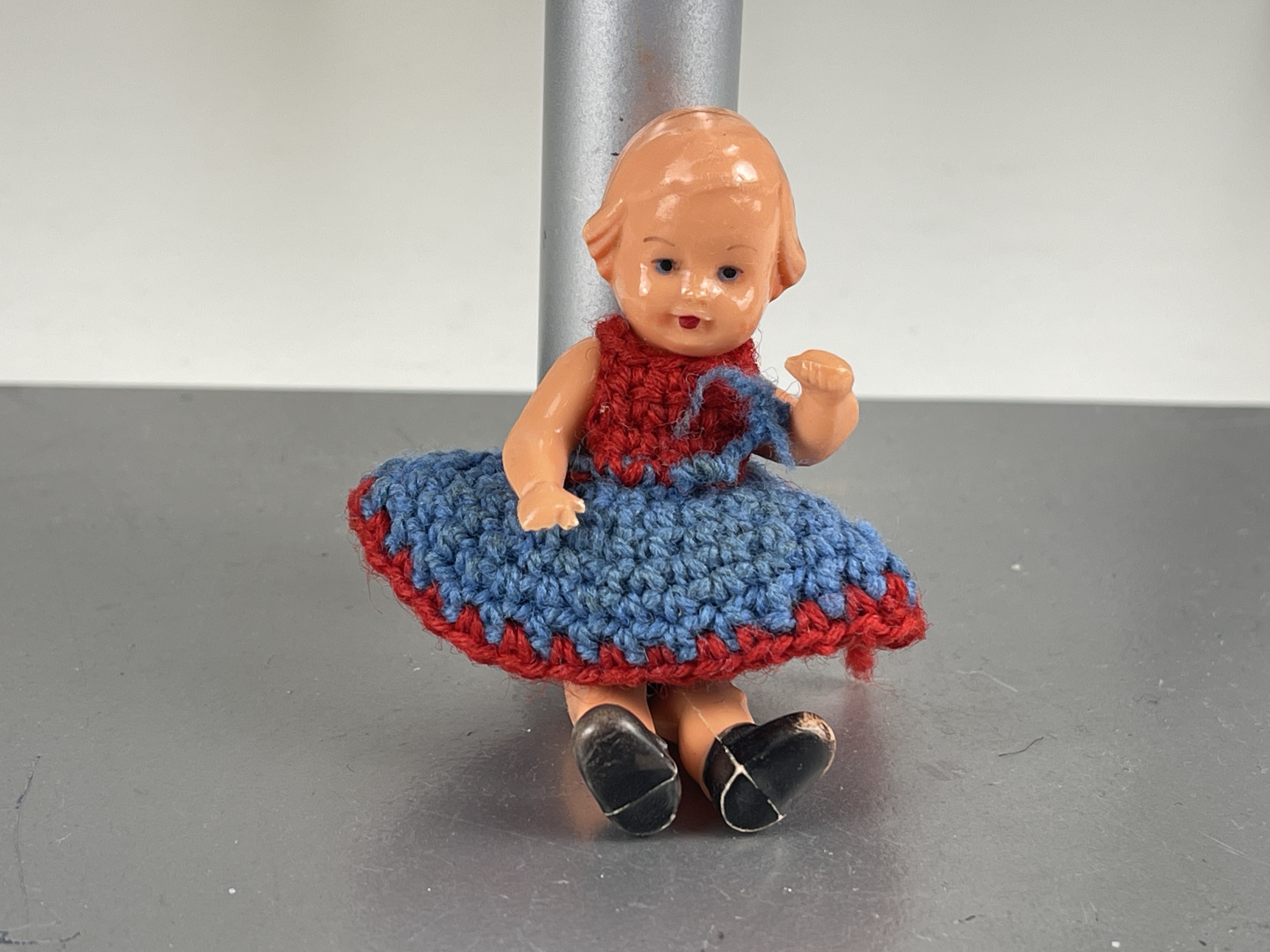 Sammler Puppe Vinyl Puppe 9 cm. Zustand siehe Fotos