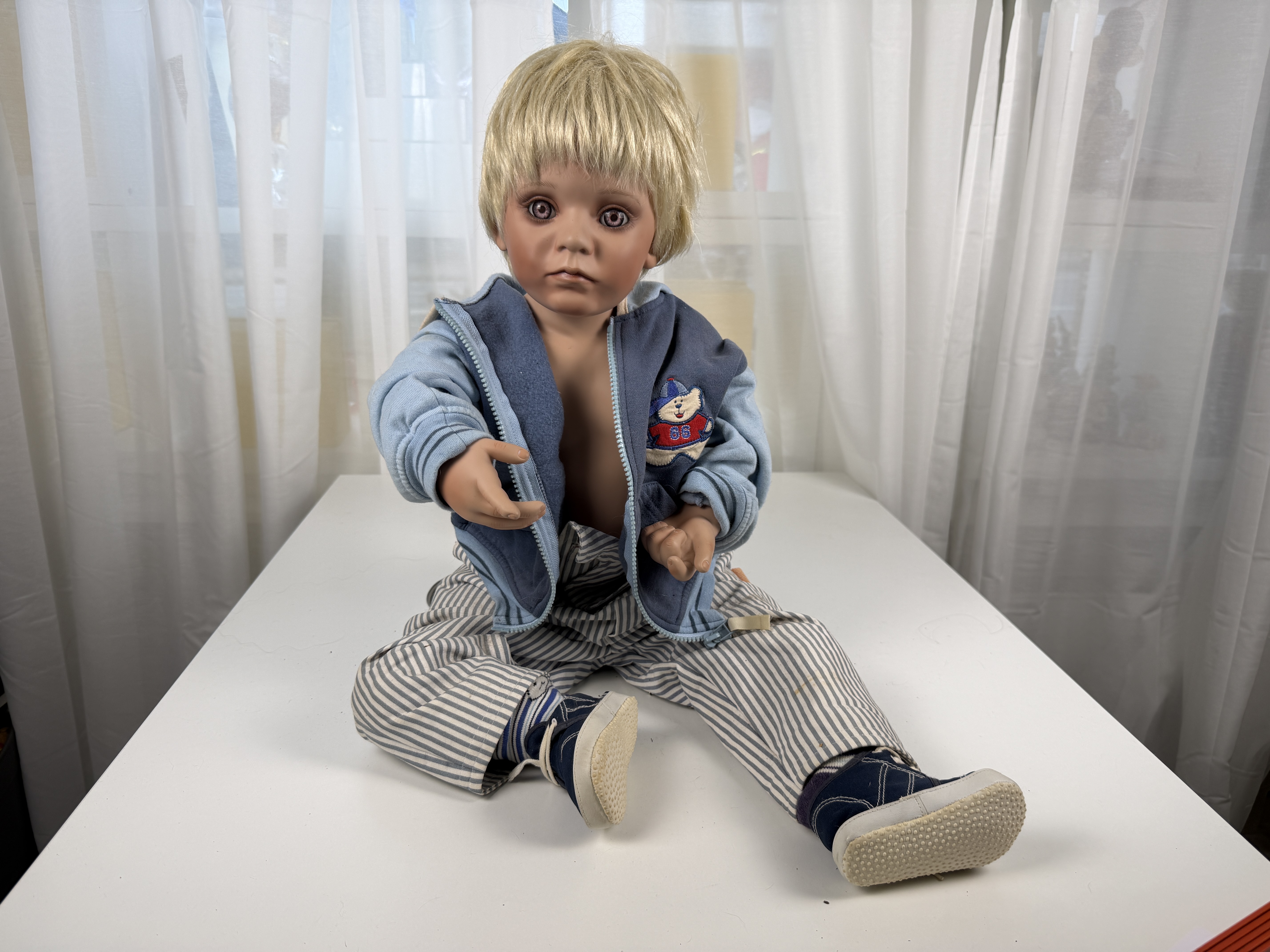 Künstlerpuppe Susan Lippl Porzellan Puppe 70 cm. Guter Zustand siehe Fotos 