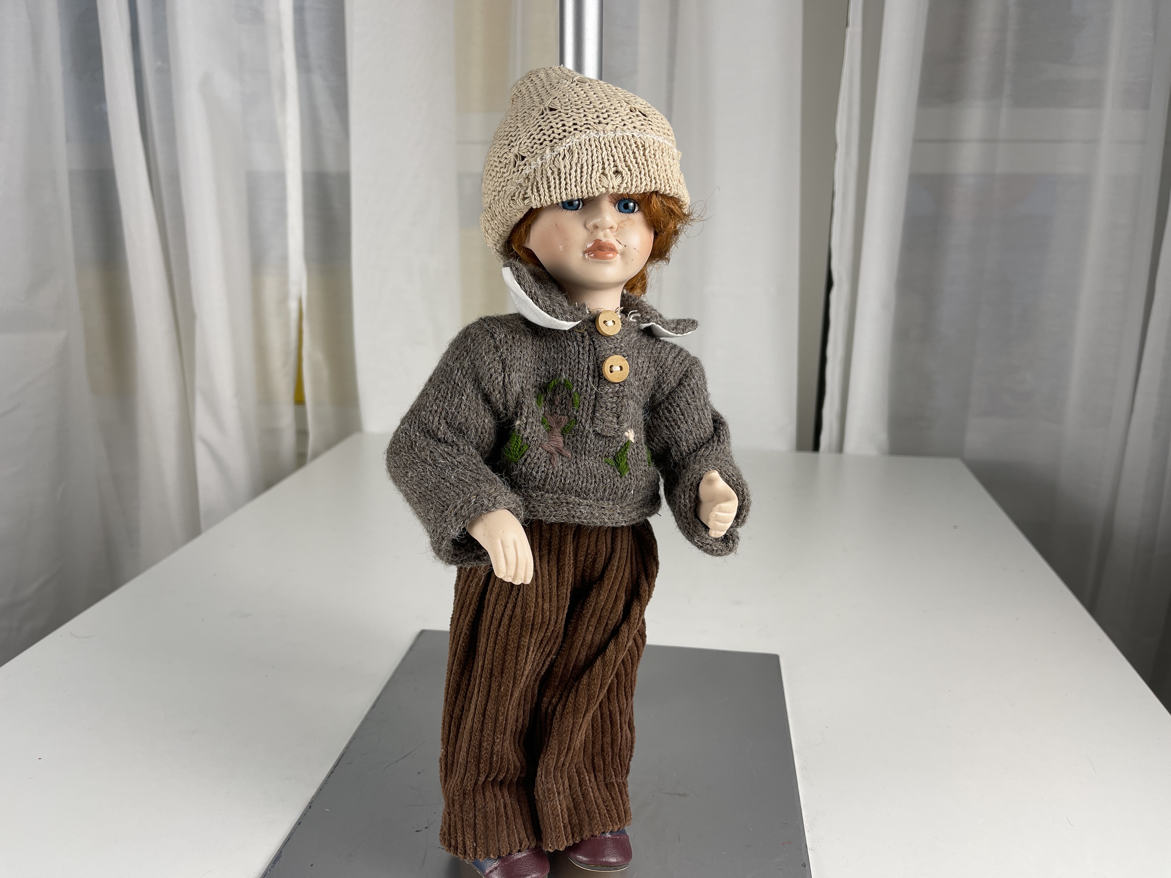 Künstler Porzellan Puppe 36 cm. Defekt