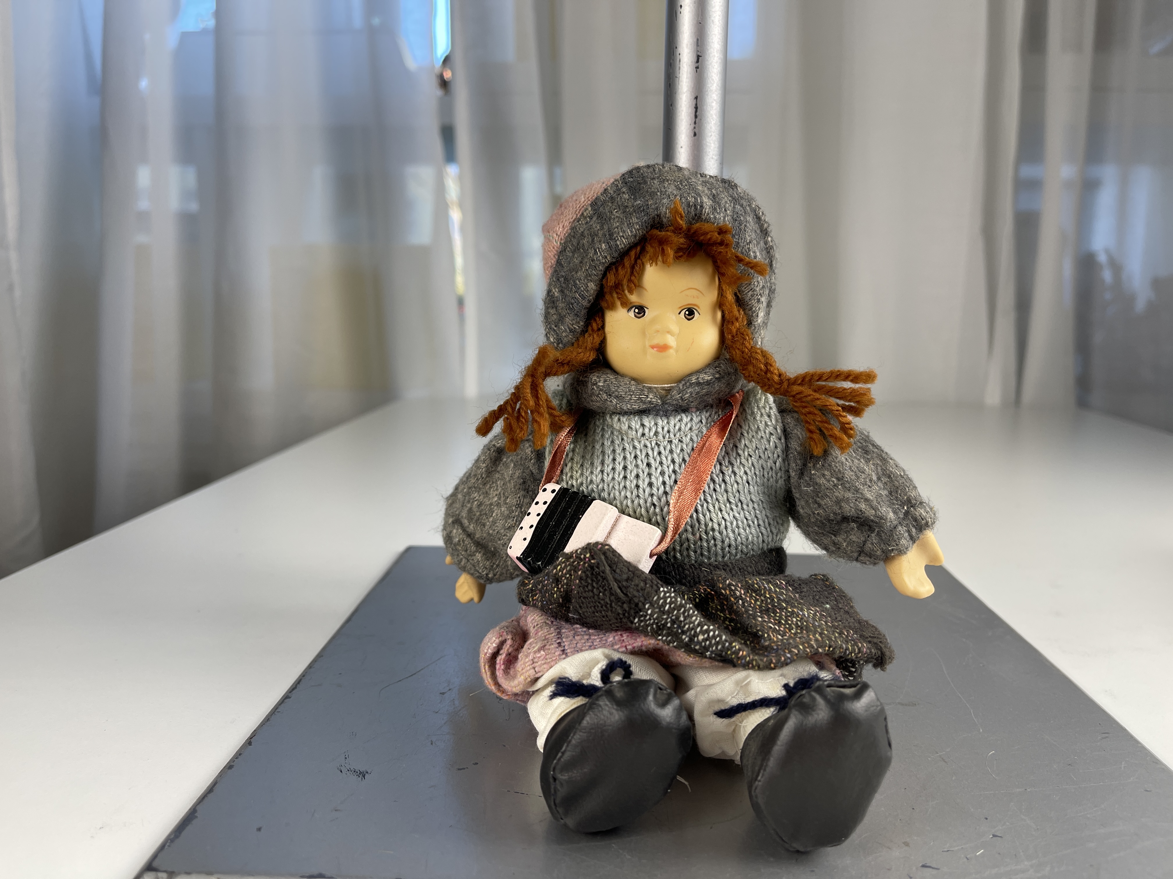 Sammler Puppe Porzellan Puppe 22 cm. Top Zustand    