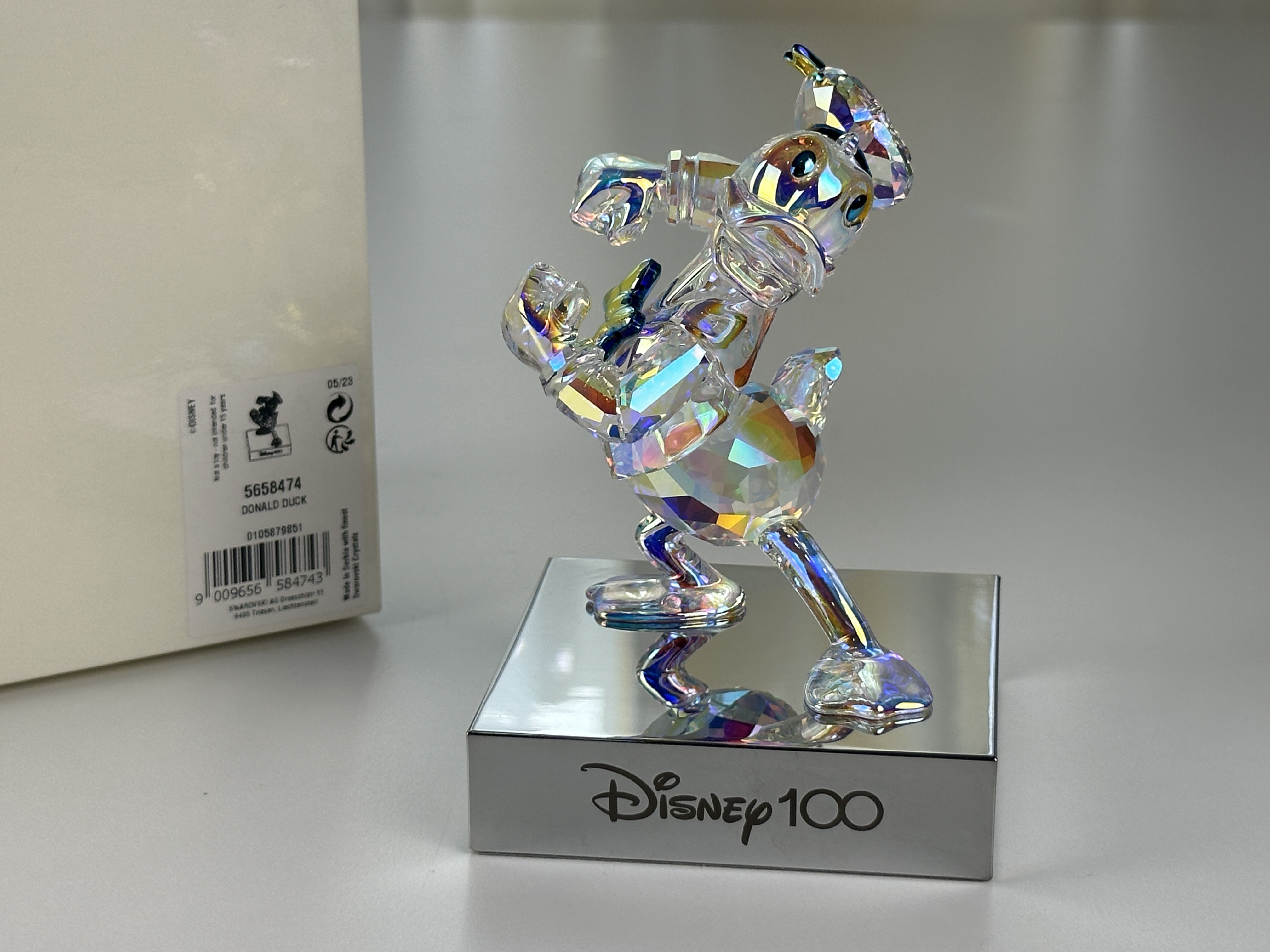 Swarovski Figur 5658474 Disney Donald Duck 100 Jahre 11.6 cm. Mit OVP & Zertifikat. Top Zustand