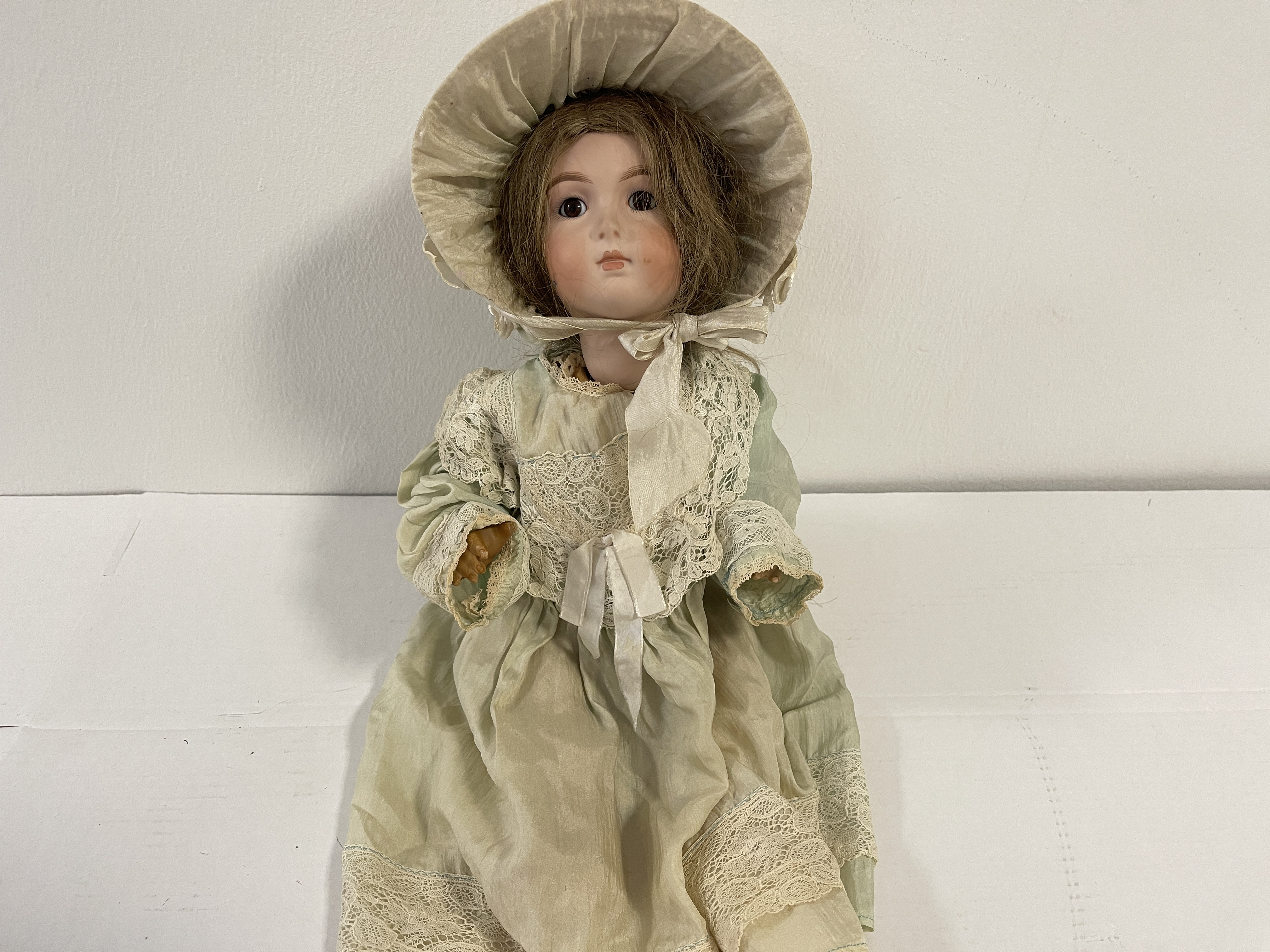 Alte Künstler Porzellanpuppe Puppe 45 cm Zustand siehe Fotos 